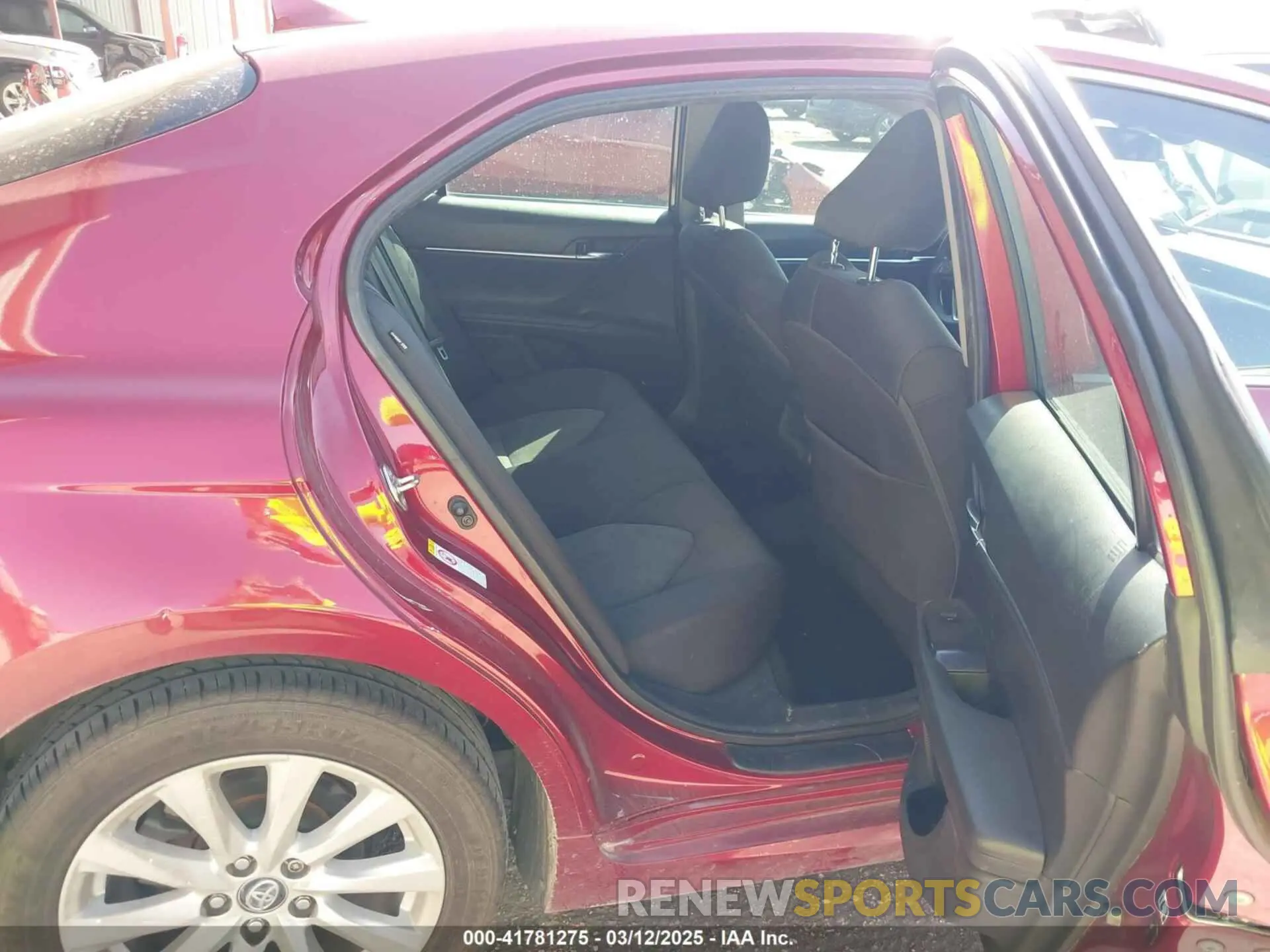 8 Photograph of a damaged car 4T1B11HK4KU725075 TOYOTA CAMRY 2019