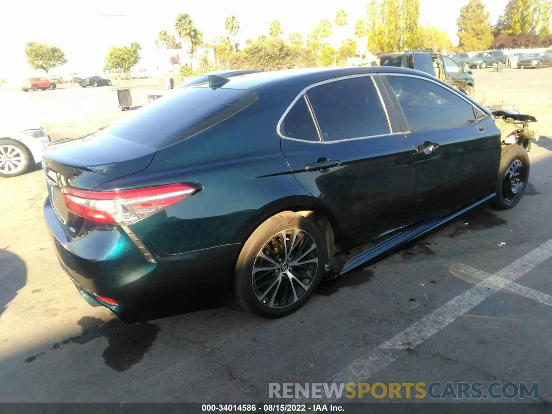 4 Photograph of a damaged car 4T1B11HK4KU733080 TOYOTA CAMRY 2019