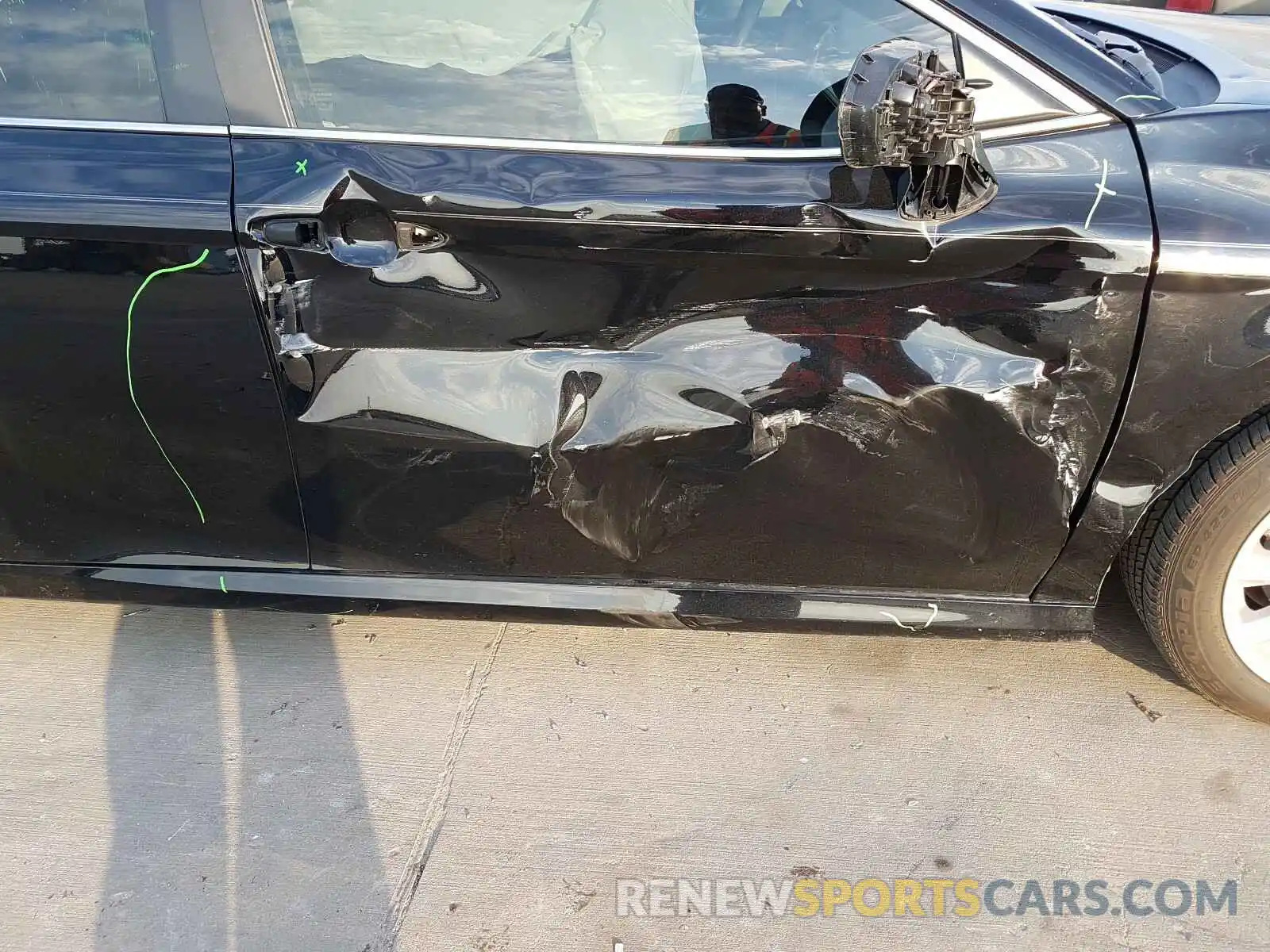 9 Photograph of a damaged car 4T1B11HK4KU733256 TOYOTA CAMRY 2019