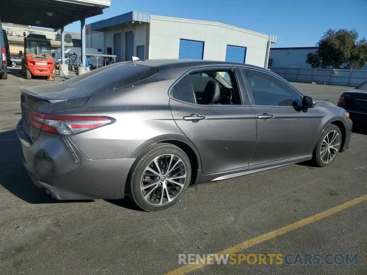 3 Photograph of a damaged car 4T1B11HK4KU733757 TOYOTA CAMRY 2019