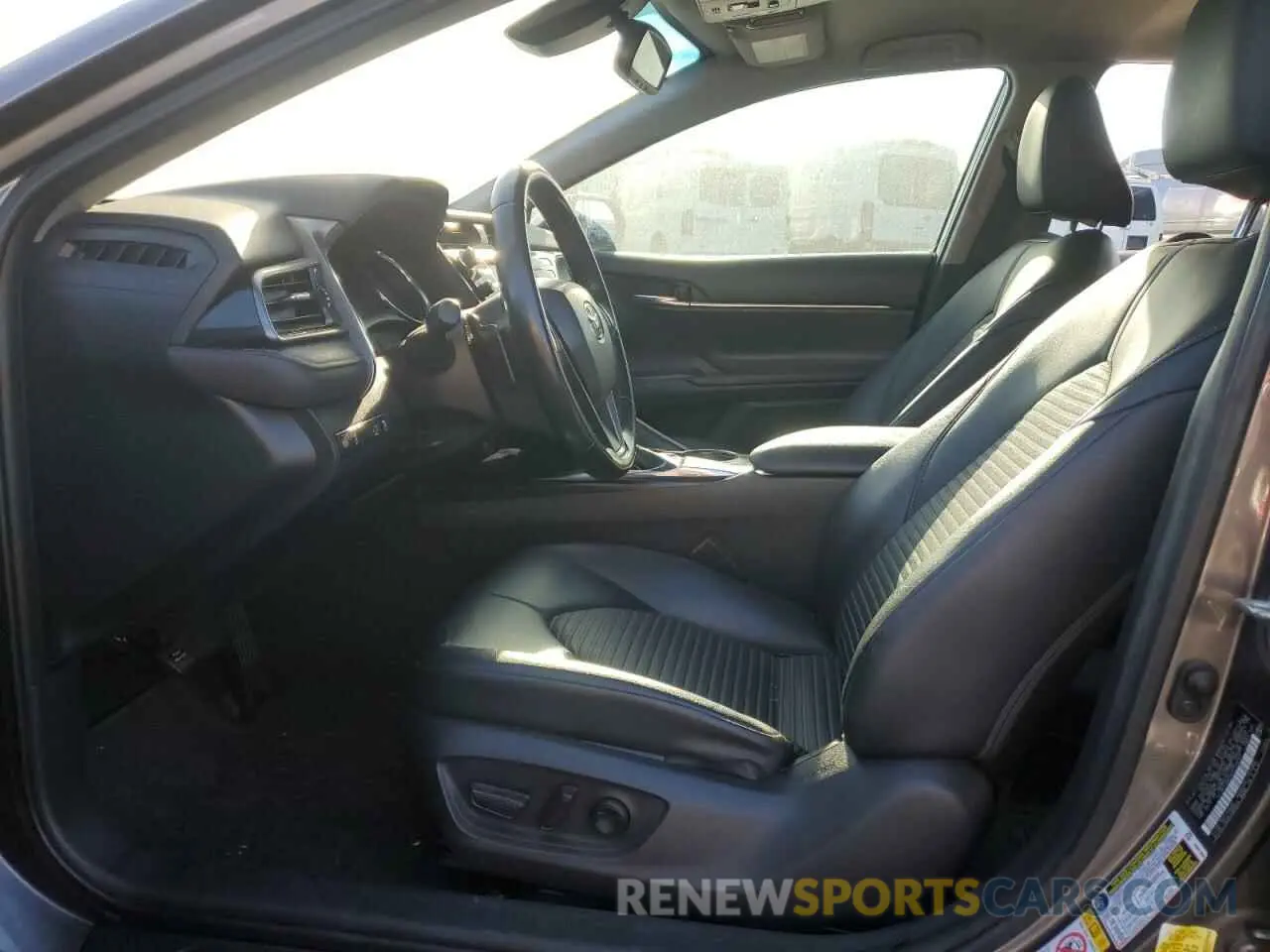 7 Photograph of a damaged car 4T1B11HK4KU733757 TOYOTA CAMRY 2019