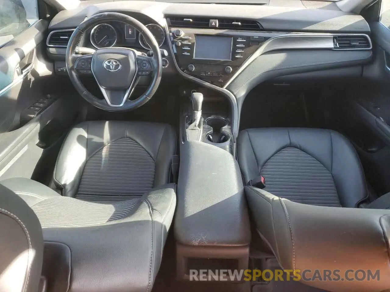 8 Photograph of a damaged car 4T1B11HK4KU733757 TOYOTA CAMRY 2019