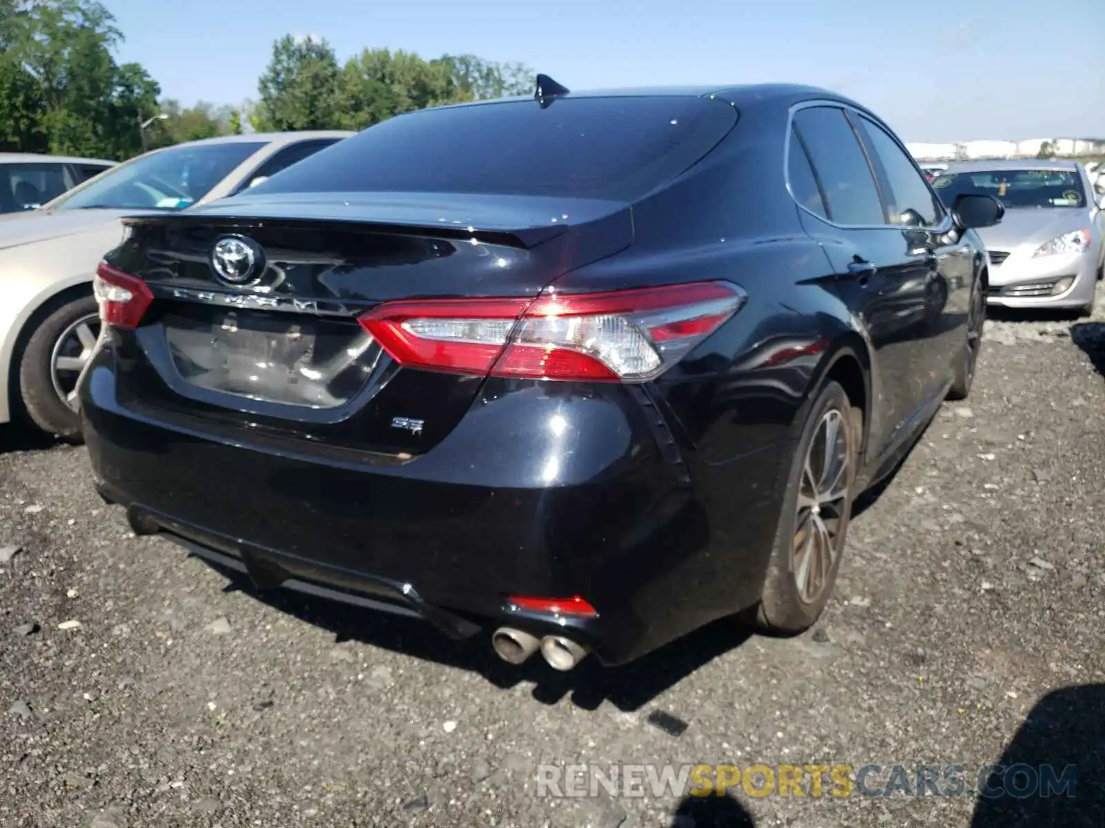 4 Photograph of a damaged car 4T1B11HK4KU734679 TOYOTA CAMRY 2019