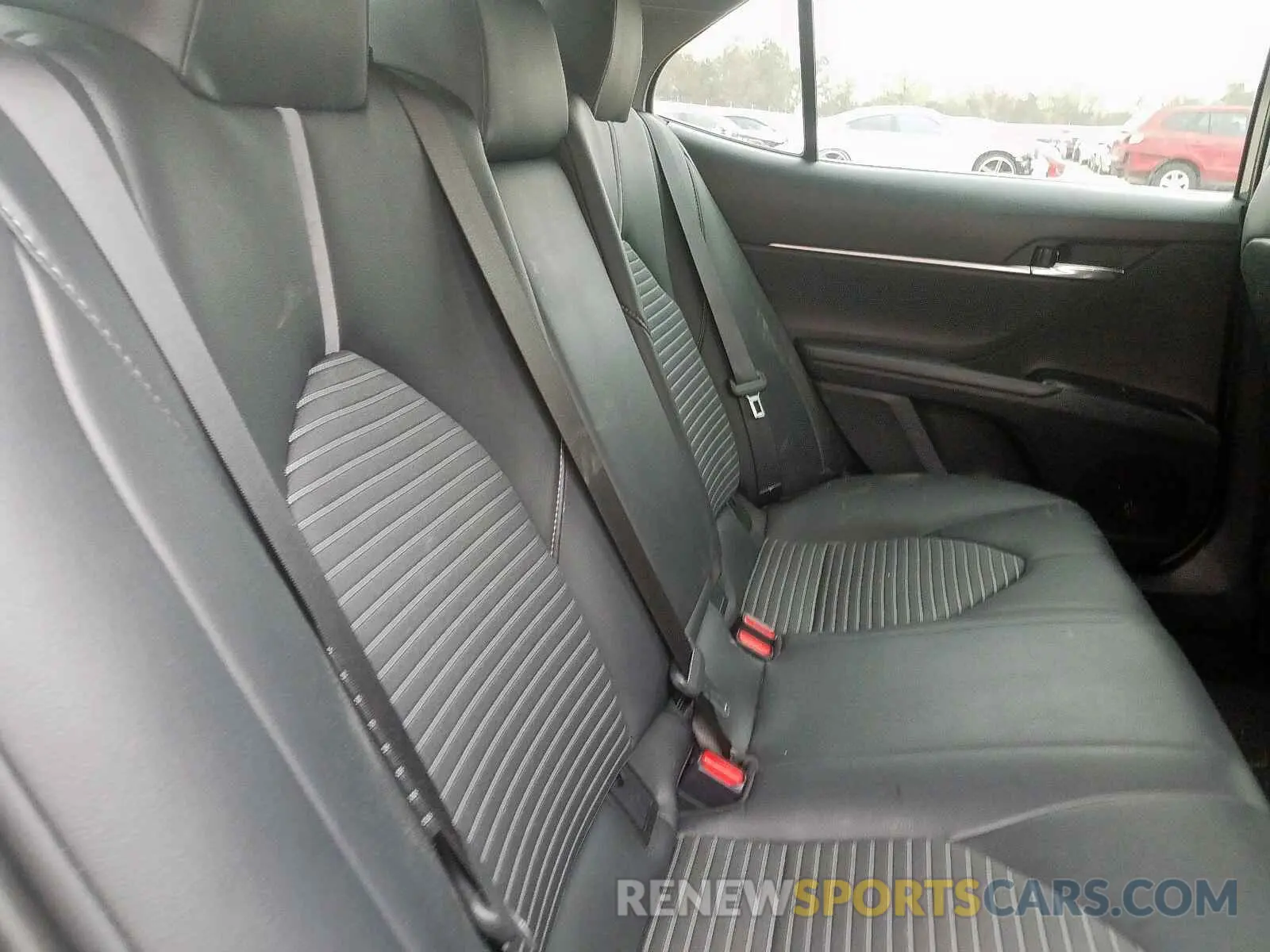 6 Photograph of a damaged car 4T1B11HK4KU735671 TOYOTA CAMRY 2019