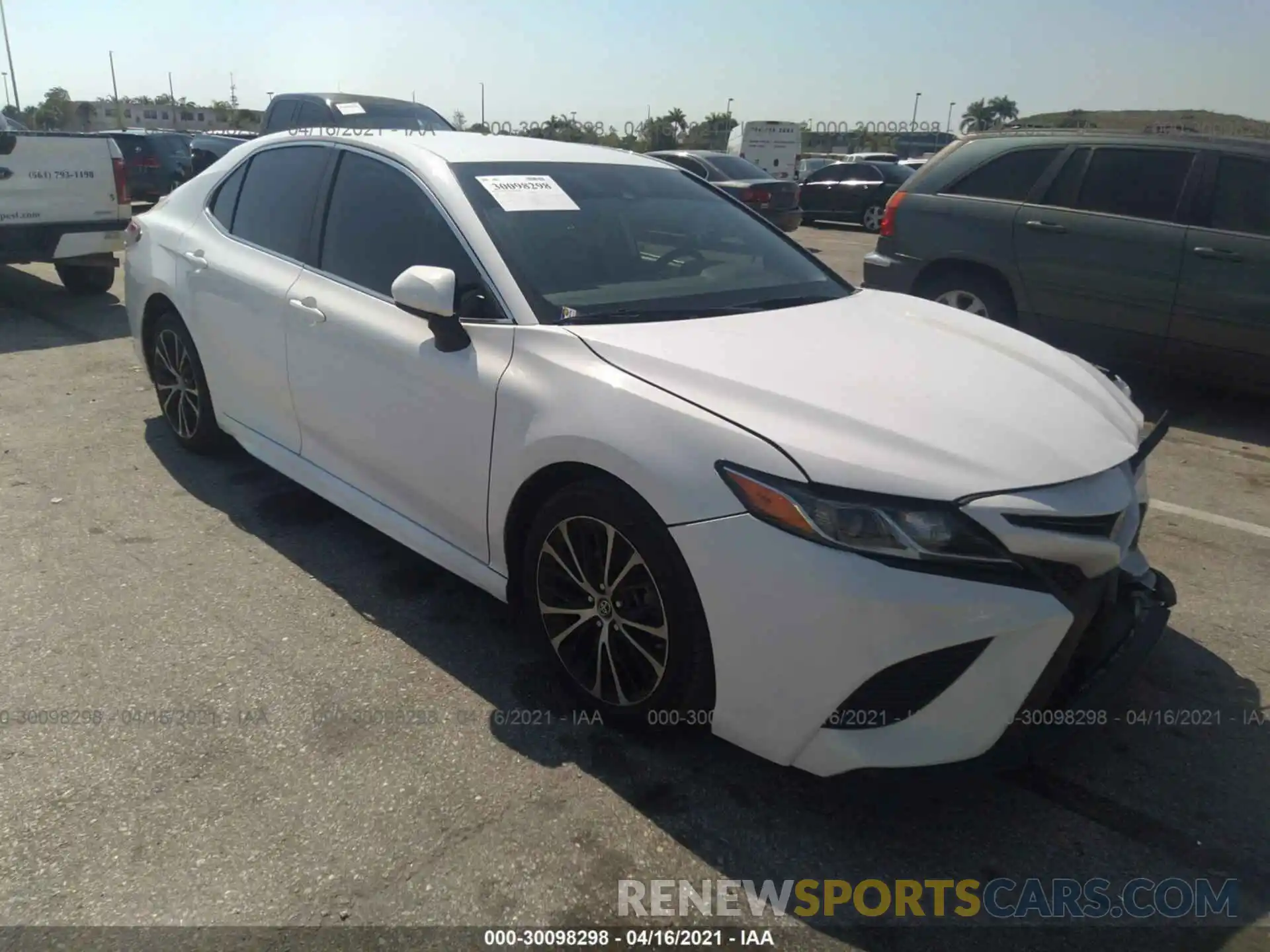 1 Photograph of a damaged car 4T1B11HK4KU739378 TOYOTA CAMRY 2019