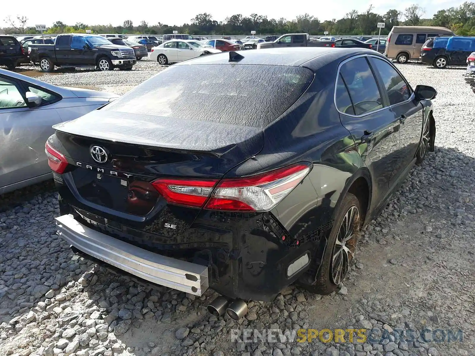 4 Photograph of a damaged car 4T1B11HK4KU740630 TOYOTA CAMRY 2019