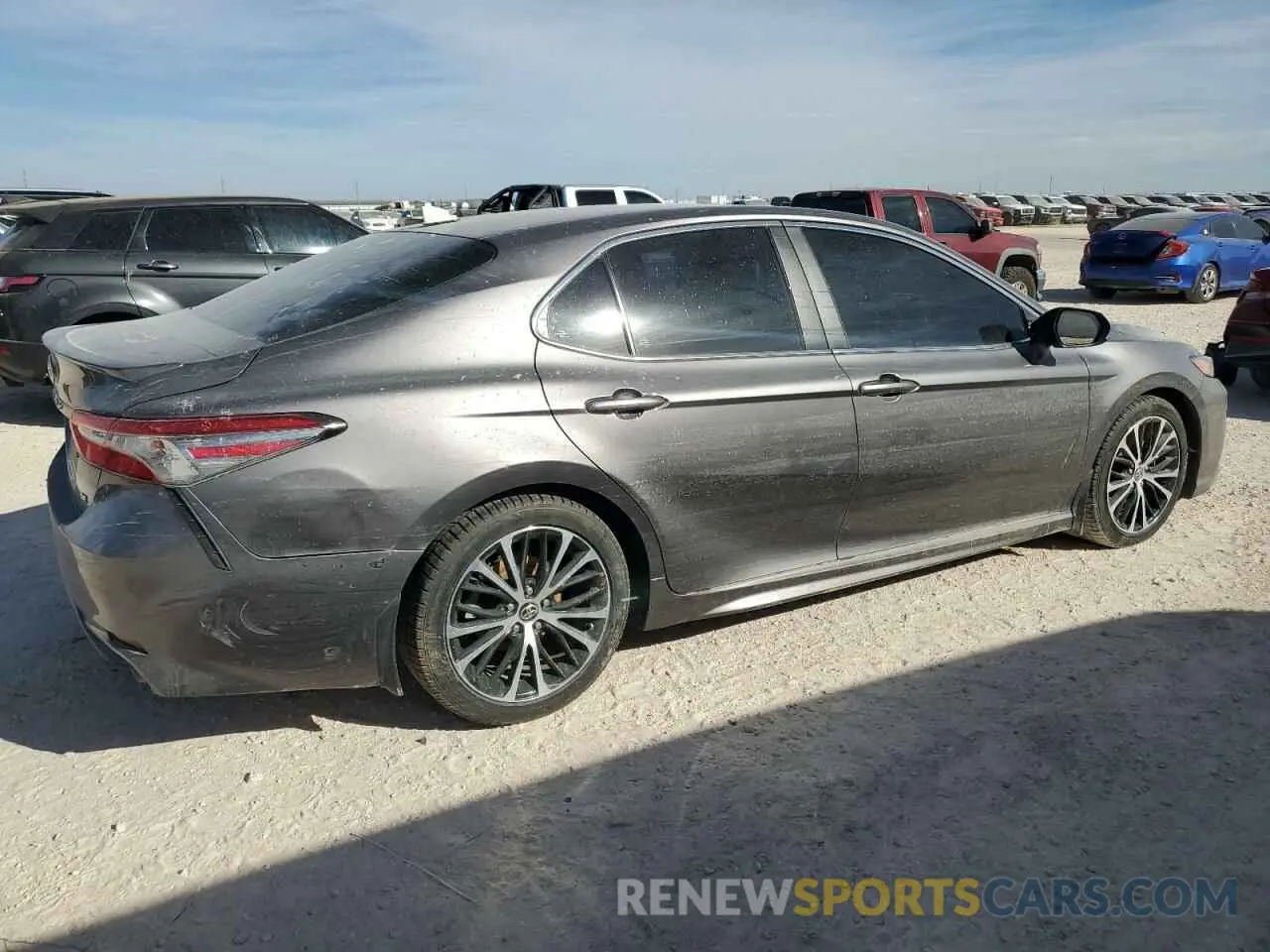 3 Photograph of a damaged car 4T1B11HK4KU743091 TOYOTA CAMRY 2019