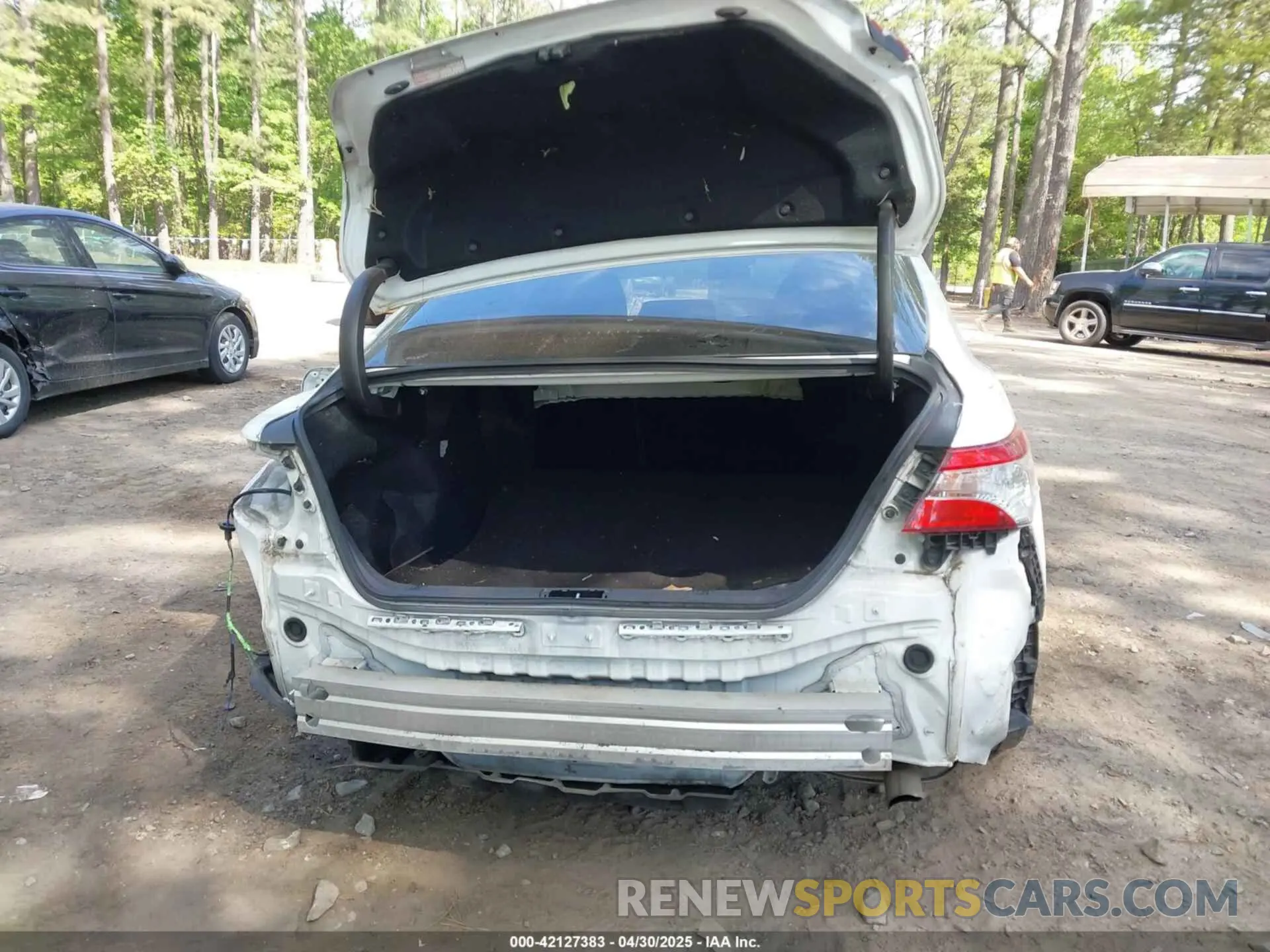 21 Photograph of a damaged car 4T1B11HK4KU743270 TOYOTA CAMRY 2019