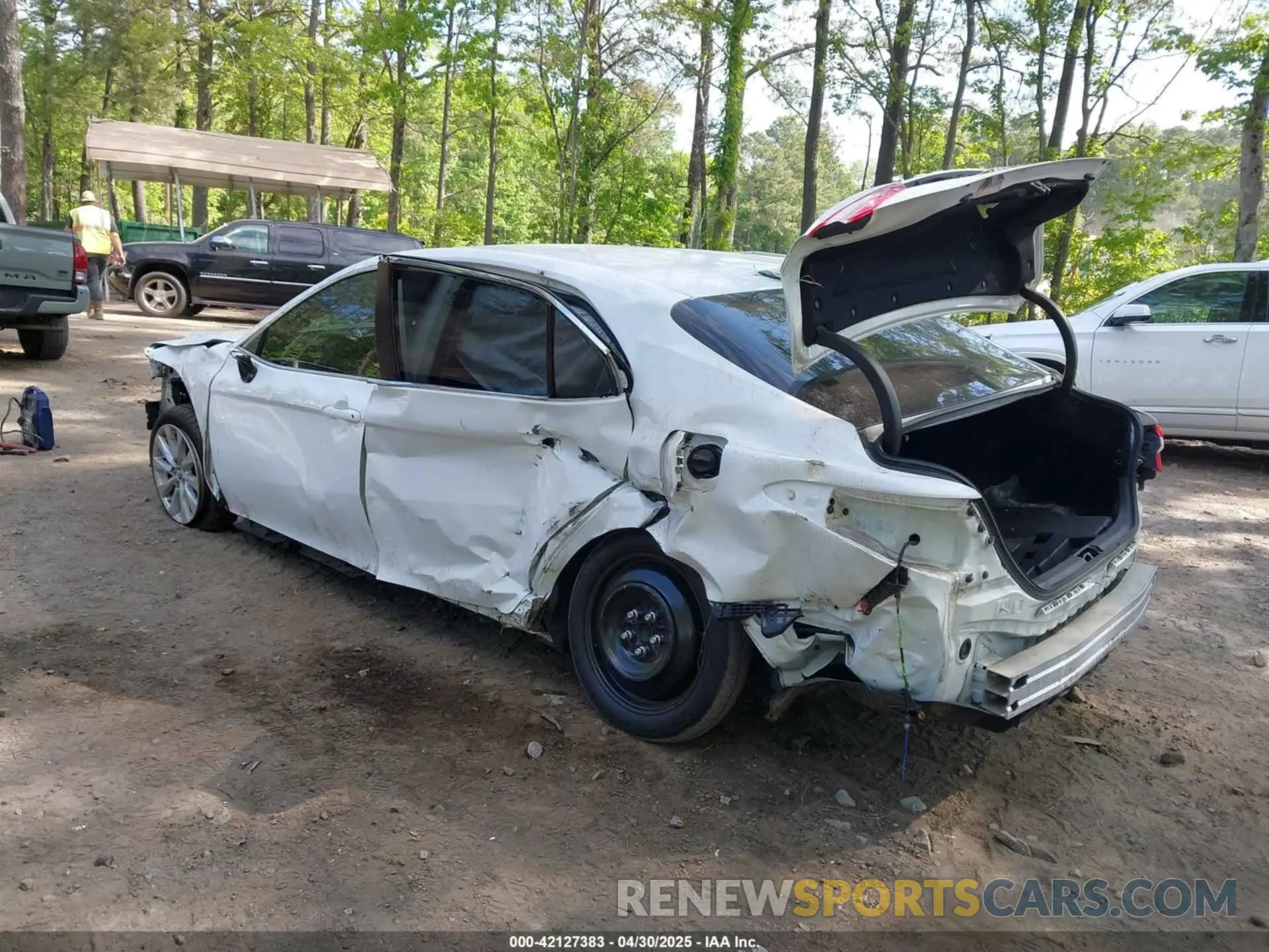 3 Photograph of a damaged car 4T1B11HK4KU743270 TOYOTA CAMRY 2019