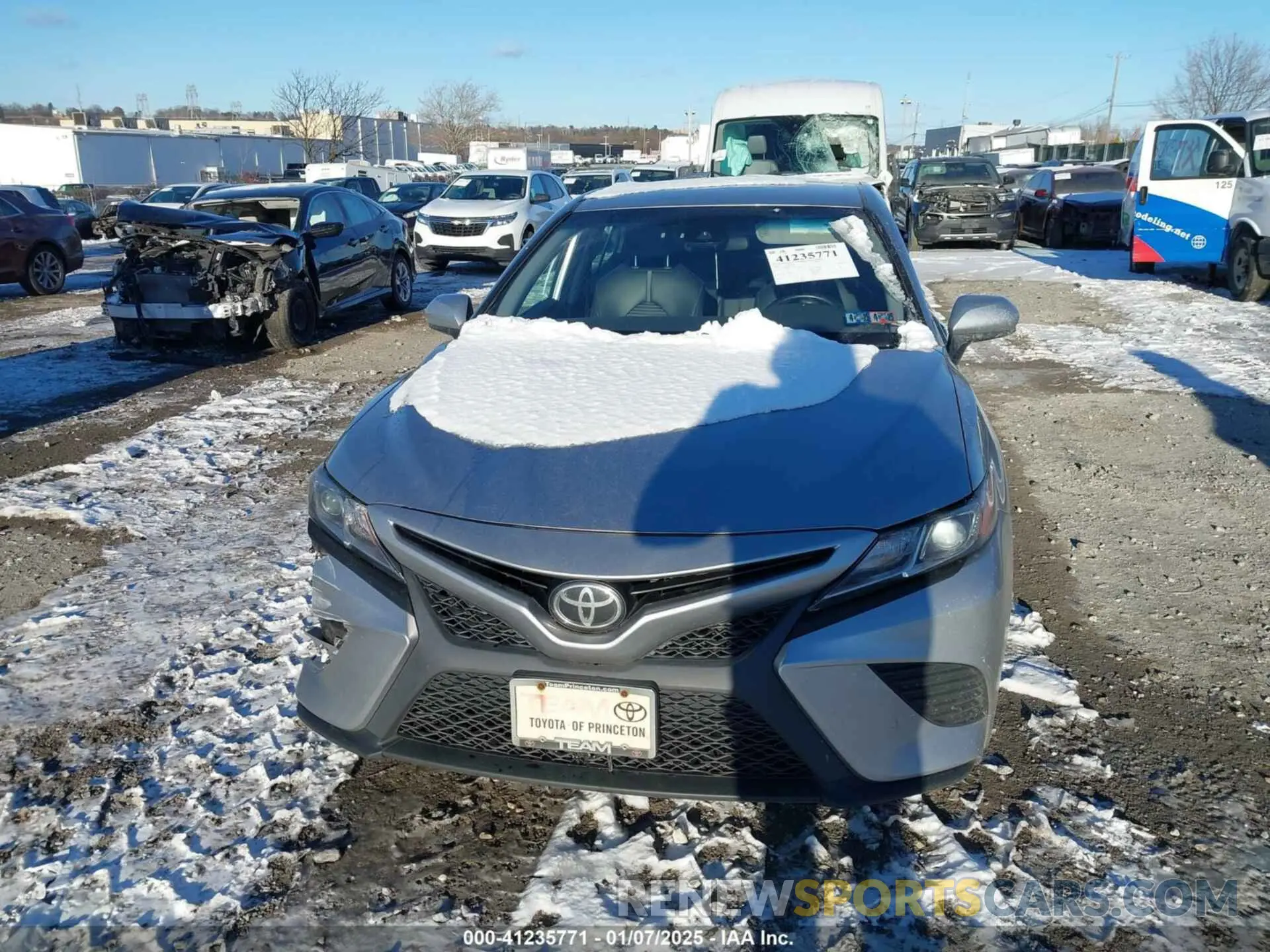 12 Photograph of a damaged car 4T1B11HK4KU744175 TOYOTA CAMRY 2019