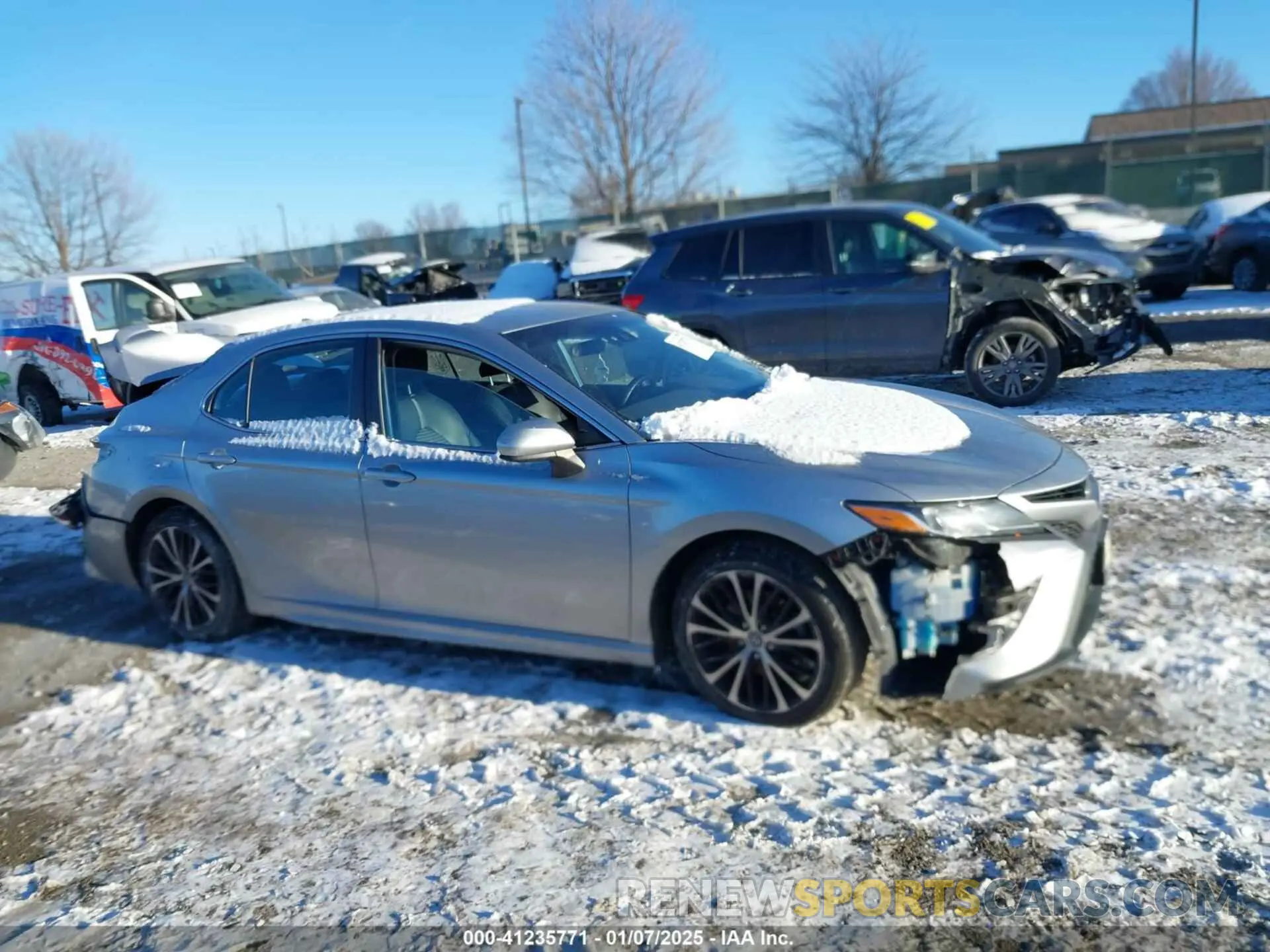 13 Photograph of a damaged car 4T1B11HK4KU744175 TOYOTA CAMRY 2019