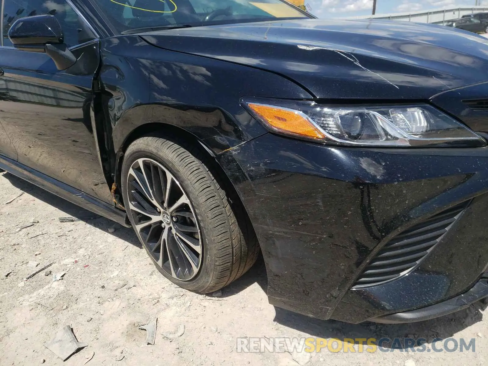 9 Photograph of a damaged car 4T1B11HK4KU745133 TOYOTA CAMRY 2019