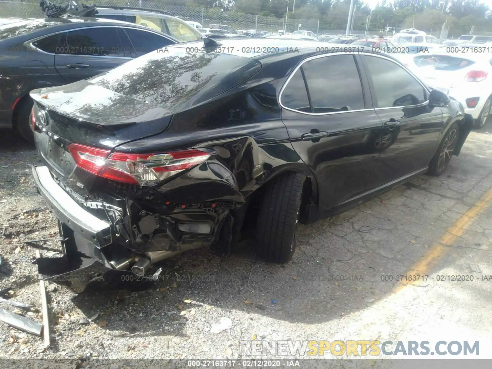 4 Photograph of a damaged car 4T1B11HK4KU746136 TOYOTA CAMRY 2019