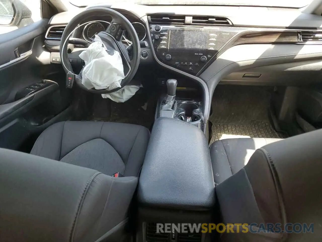 8 Photograph of a damaged car 4T1B11HK4KU748971 TOYOTA CAMRY 2019