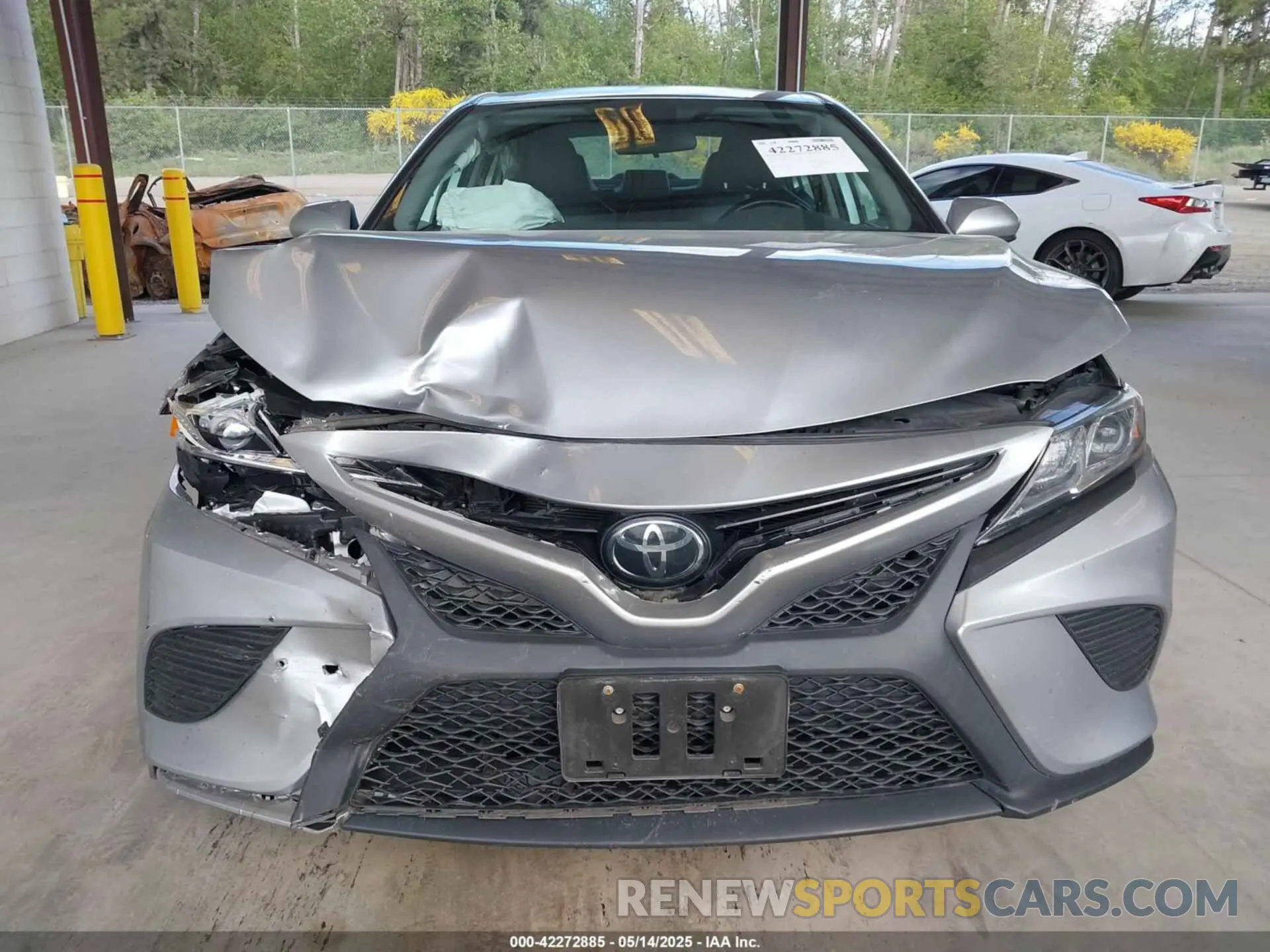 12 Photograph of a damaged car 4T1B11HK4KU749358 TOYOTA CAMRY 2019