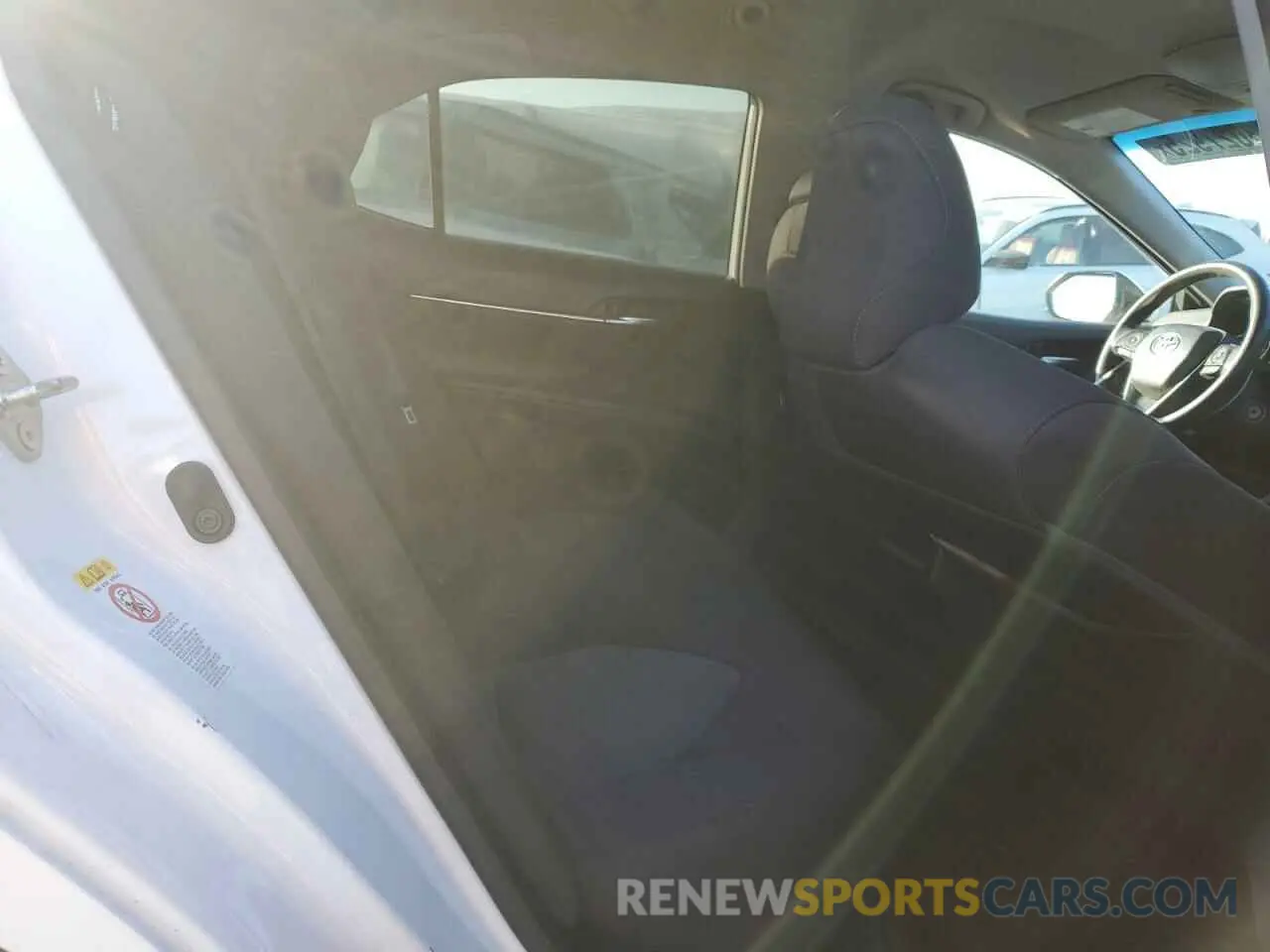 10 Photograph of a damaged car 4T1B11HK4KU751613 TOYOTA CAMRY 2019