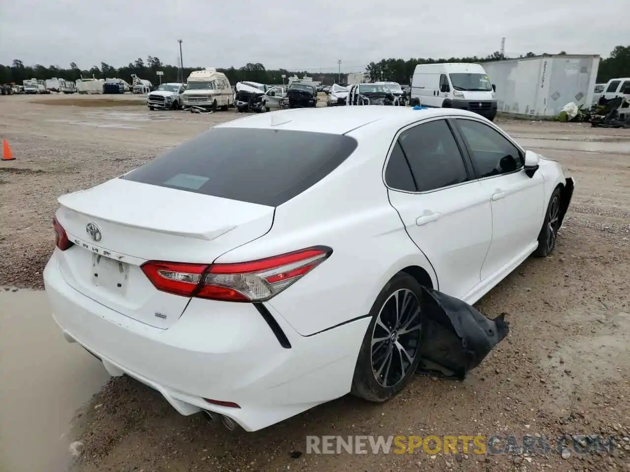 4 Photograph of a damaged car 4T1B11HK4KU751661 TOYOTA CAMRY 2019