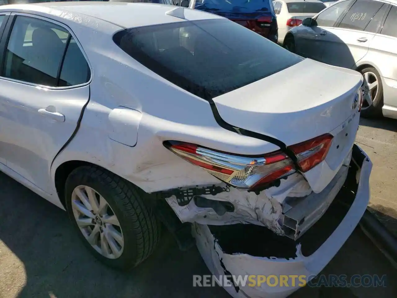 9 Photograph of a damaged car 4T1B11HK4KU753913 TOYOTA CAMRY 2019