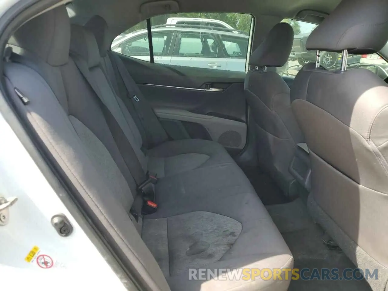 10 Photograph of a damaged car 4T1B11HK4KU755497 TOYOTA CAMRY 2019