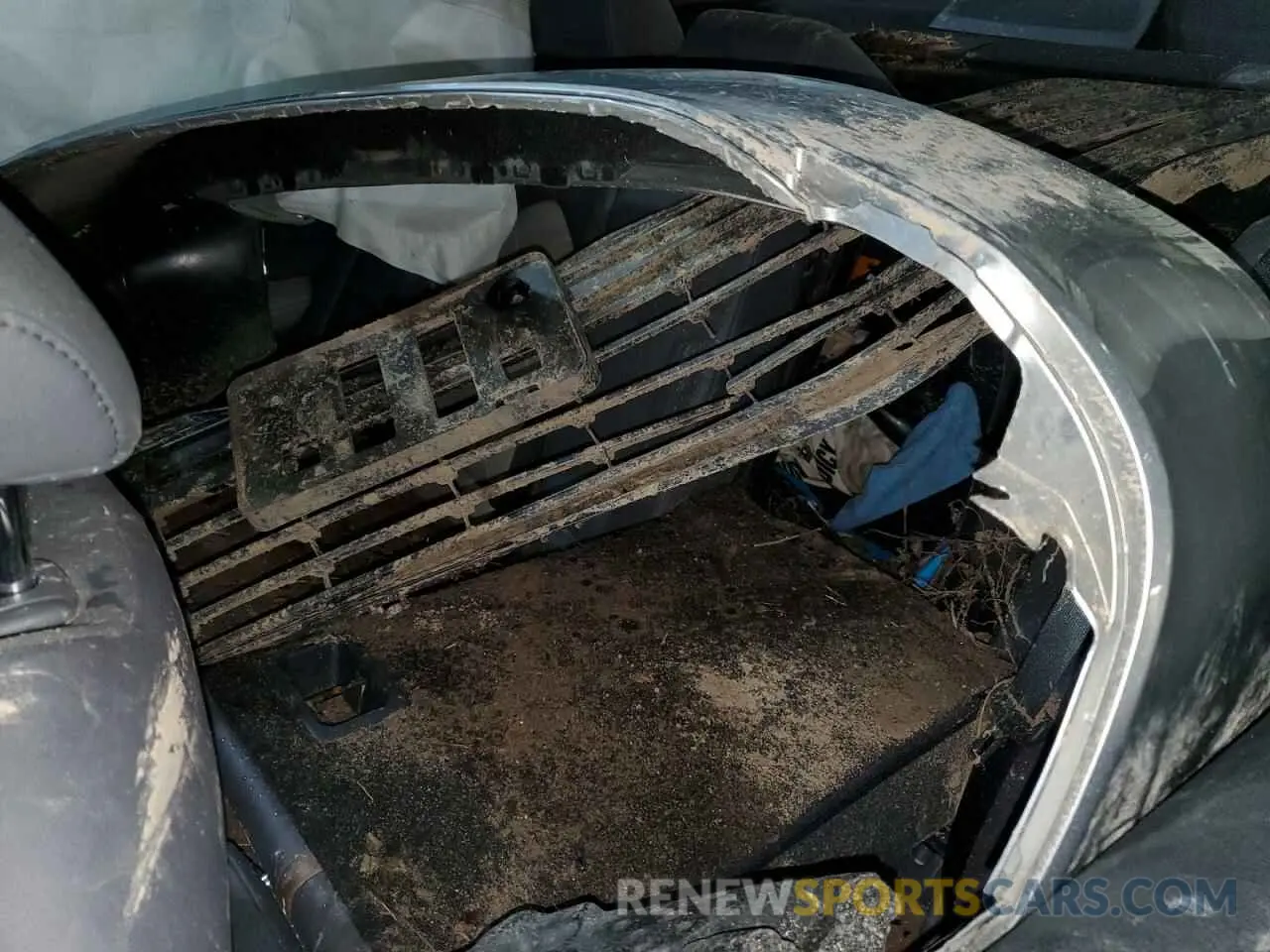 12 Photograph of a damaged car 4T1B11HK4KU759971 TOYOTA CAMRY 2019