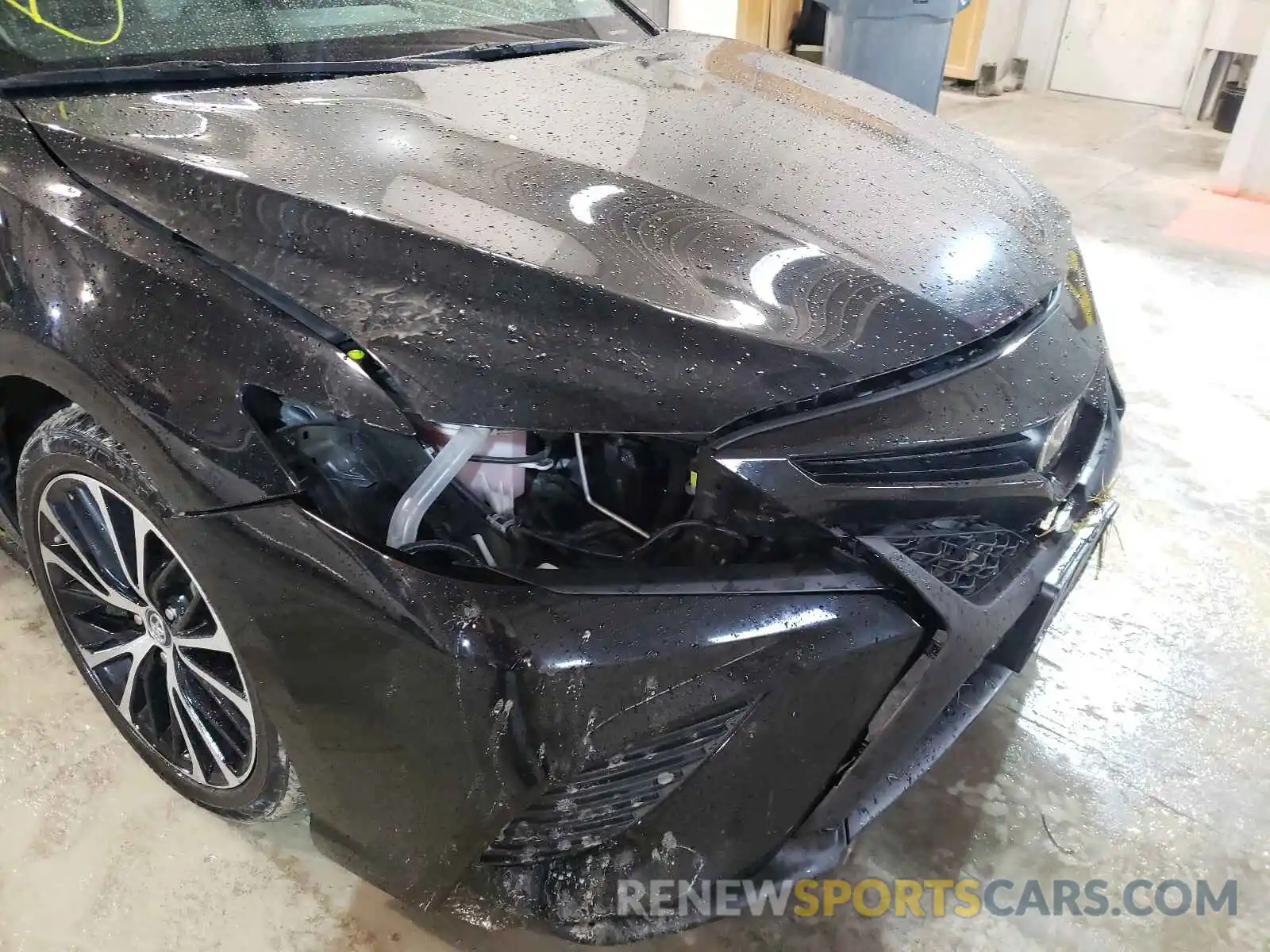 9 Photograph of a damaged car 4T1B11HK4KU761025 TOYOTA CAMRY 2019