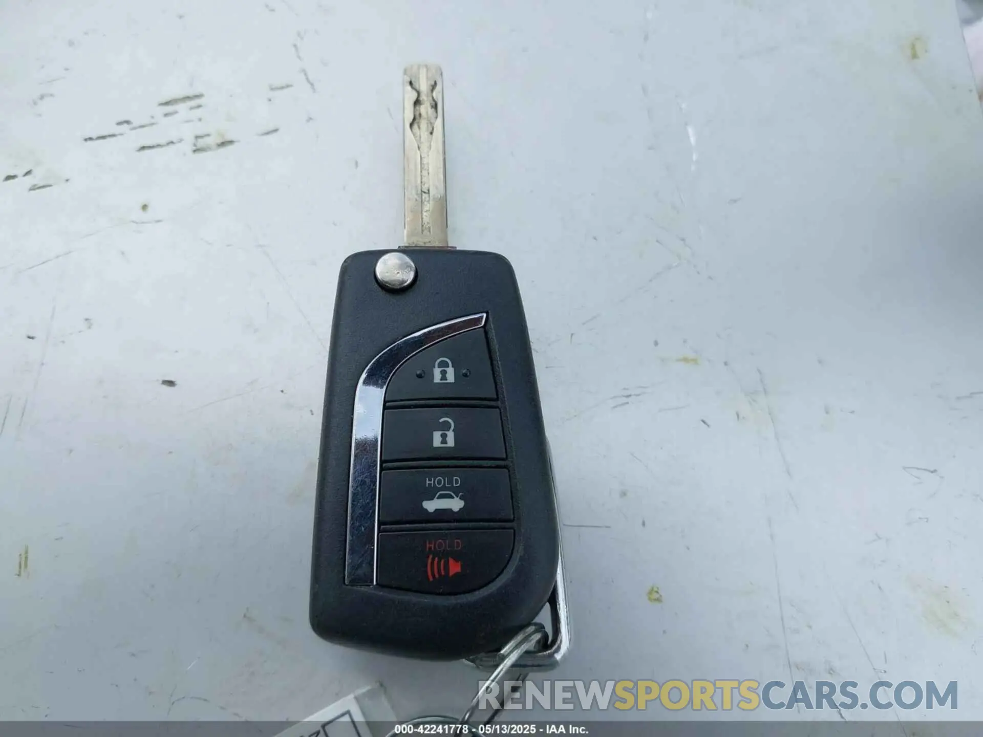 11 Photograph of a damaged car 4T1B11HK4KU765320 TOYOTA CAMRY 2019