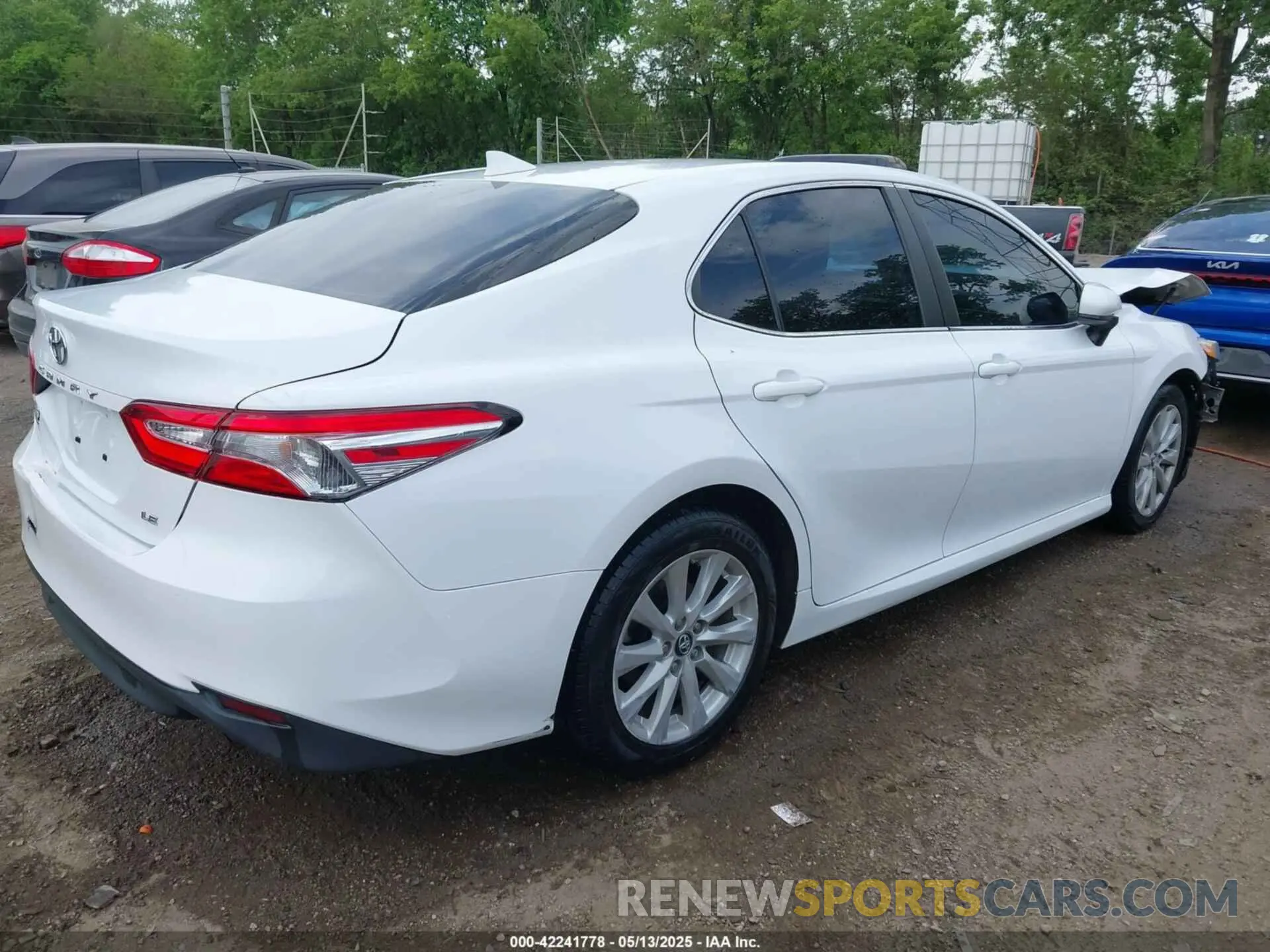 4 Photograph of a damaged car 4T1B11HK4KU765320 TOYOTA CAMRY 2019