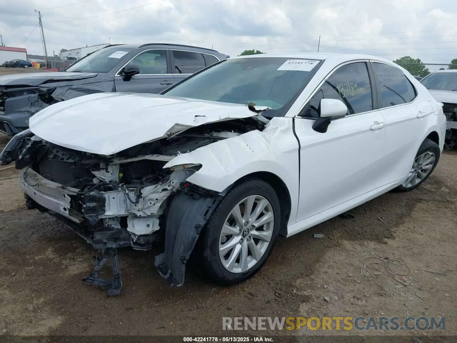 6 Photograph of a damaged car 4T1B11HK4KU765320 TOYOTA CAMRY 2019
