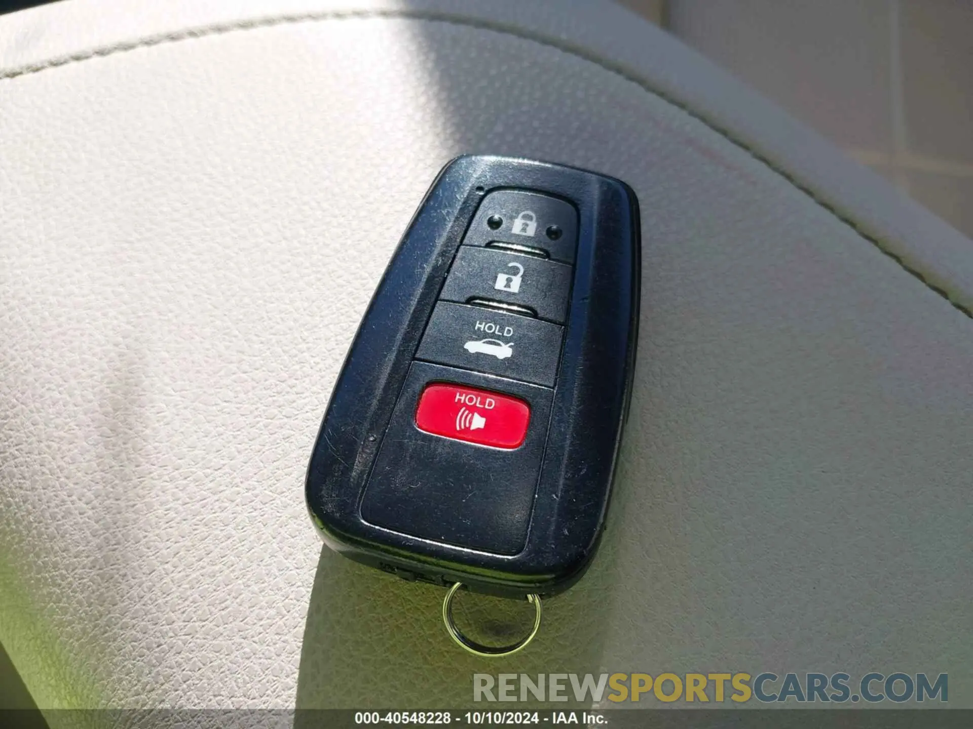 11 Photograph of a damaged car 4T1B11HK4KU766404 TOYOTA CAMRY 2019