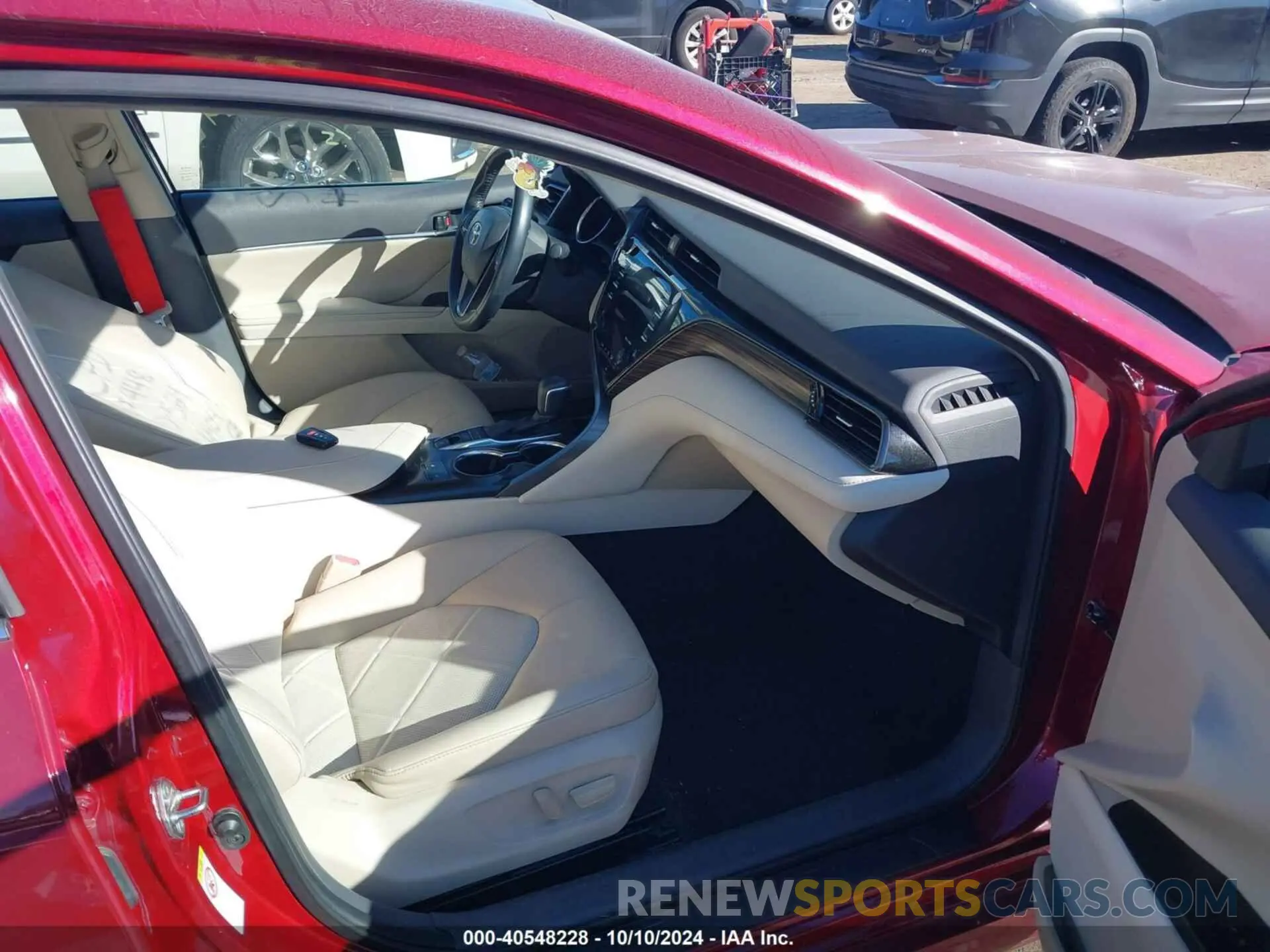 5 Photograph of a damaged car 4T1B11HK4KU766404 TOYOTA CAMRY 2019