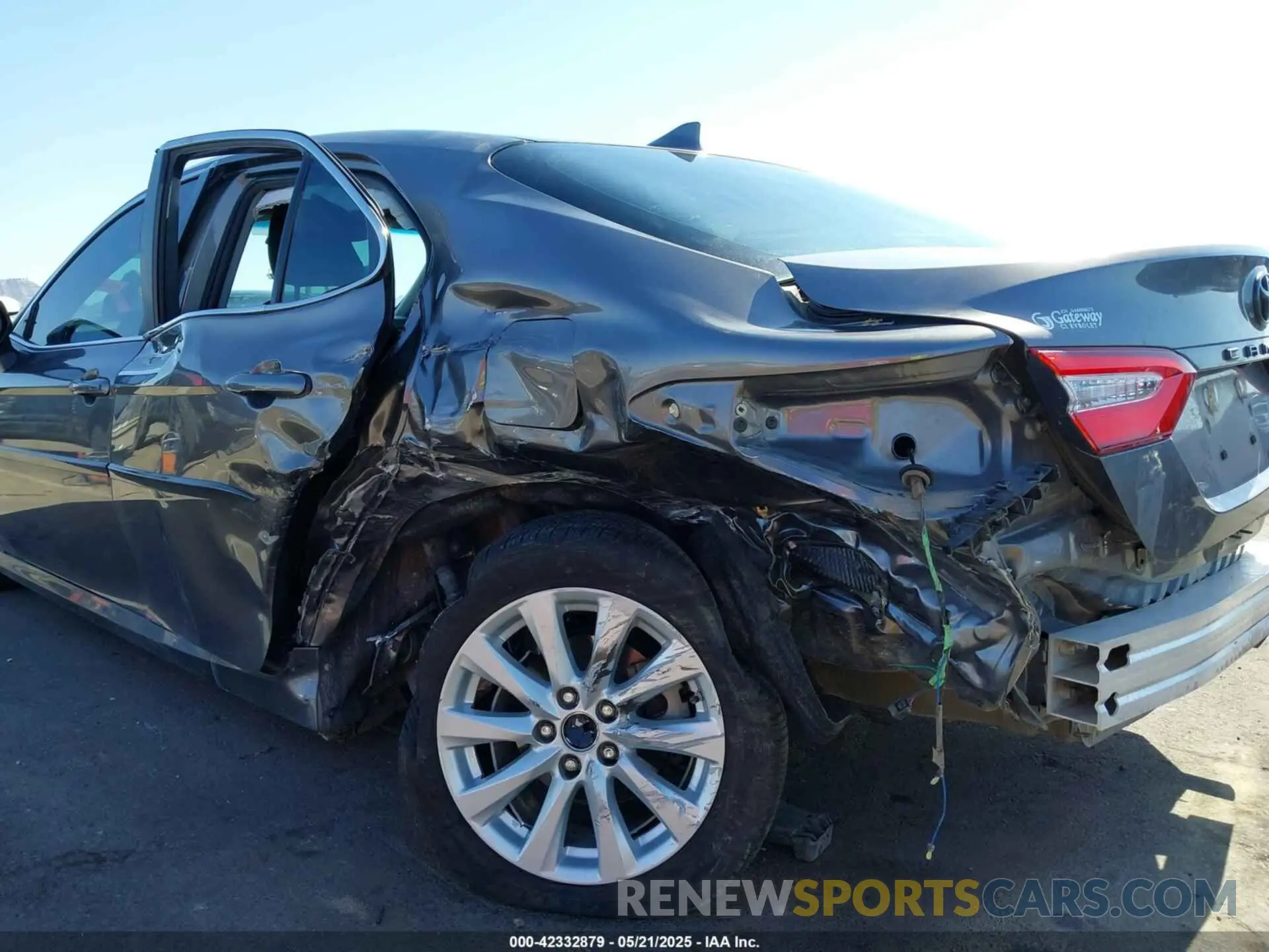 6 Photograph of a damaged car 4T1B11HK4KU781985 TOYOTA CAMRY 2019