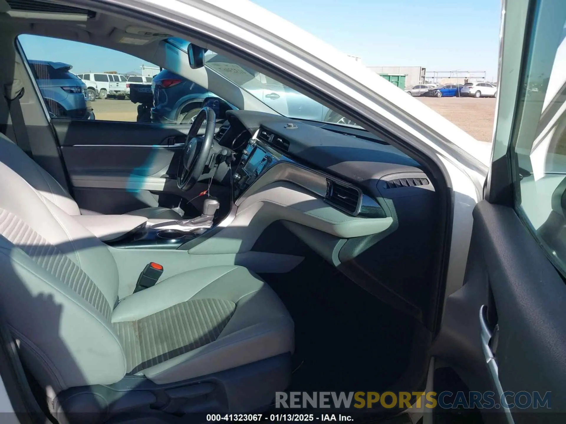 5 Photograph of a damaged car 4T1B11HK4KU782585 TOYOTA CAMRY 2019