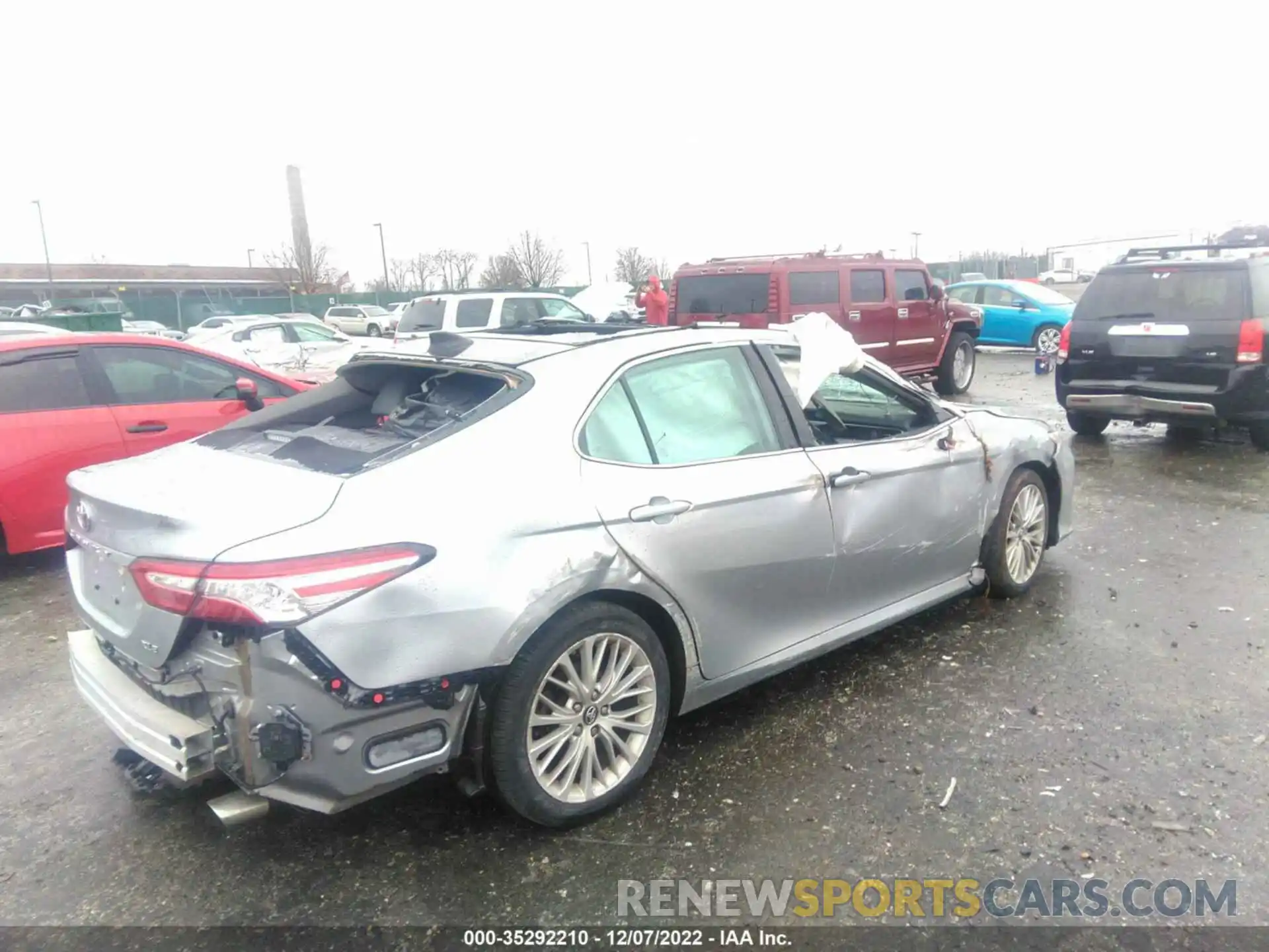 4 Photograph of a damaged car 4T1B11HK4KU789908 TOYOTA CAMRY 2019