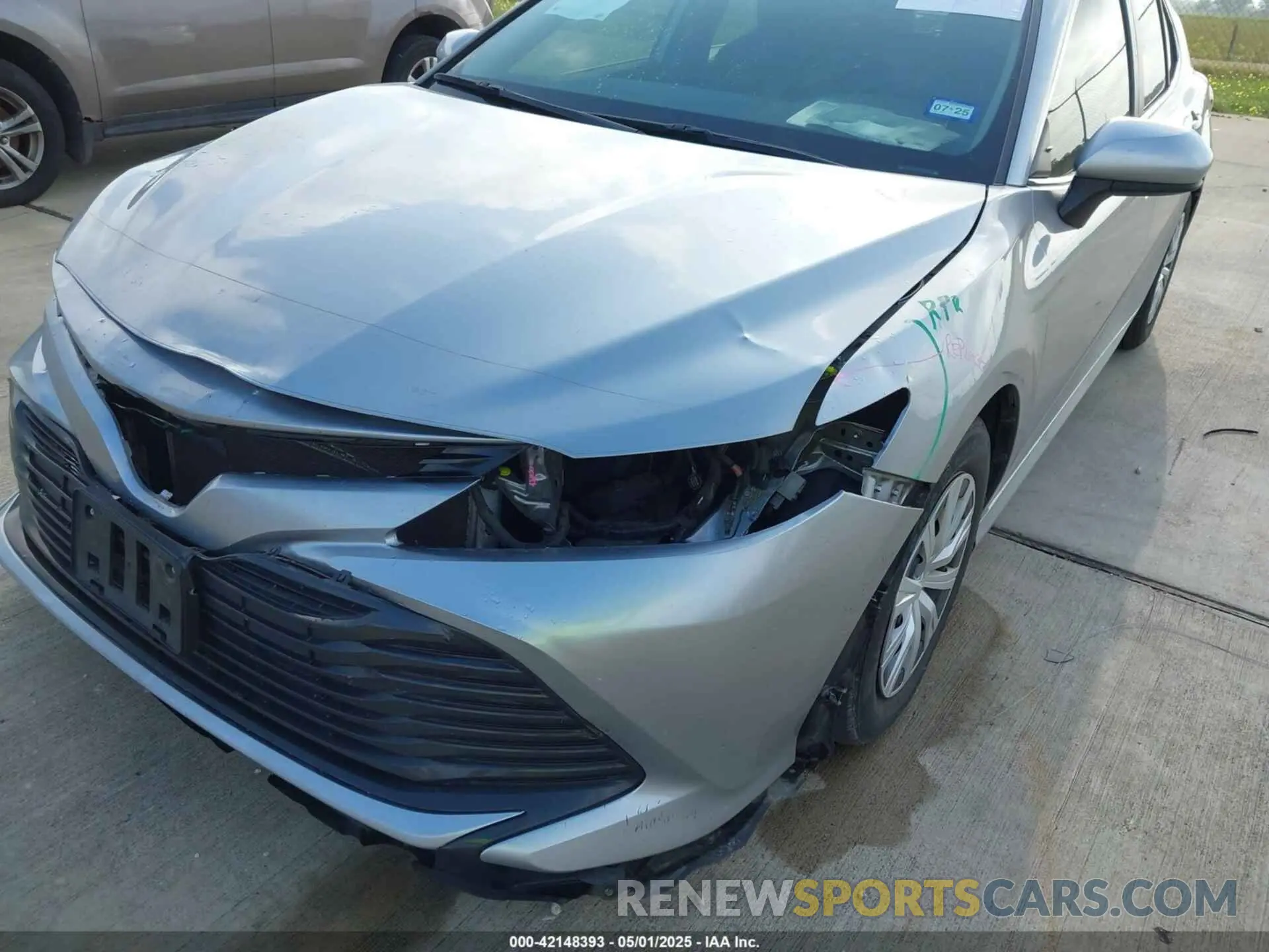6 Photograph of a damaged car 4T1B11HK4KU790122 TOYOTA CAMRY 2019