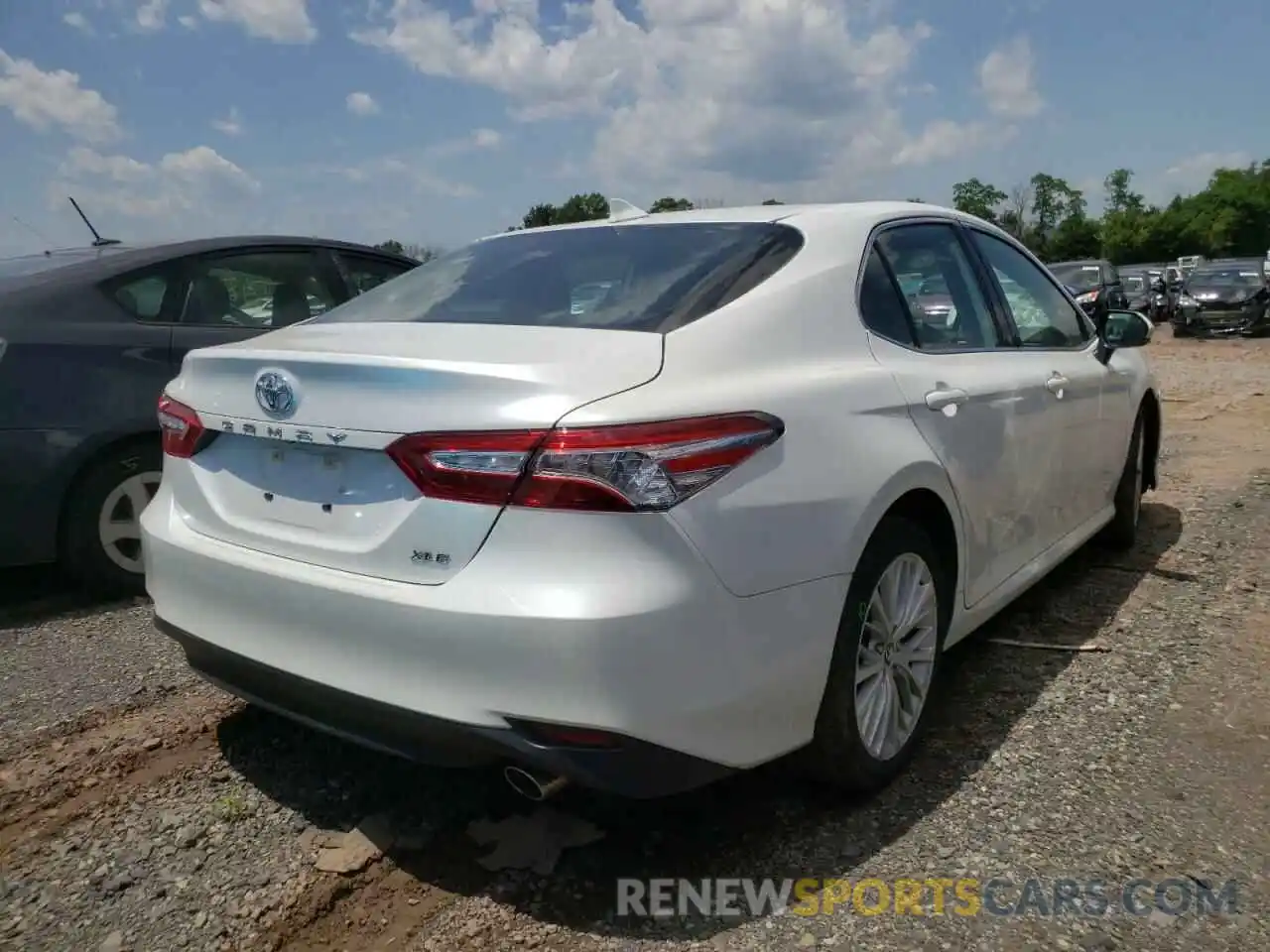 4 Photograph of a damaged car 4T1B11HK4KU794316 TOYOTA CAMRY 2019