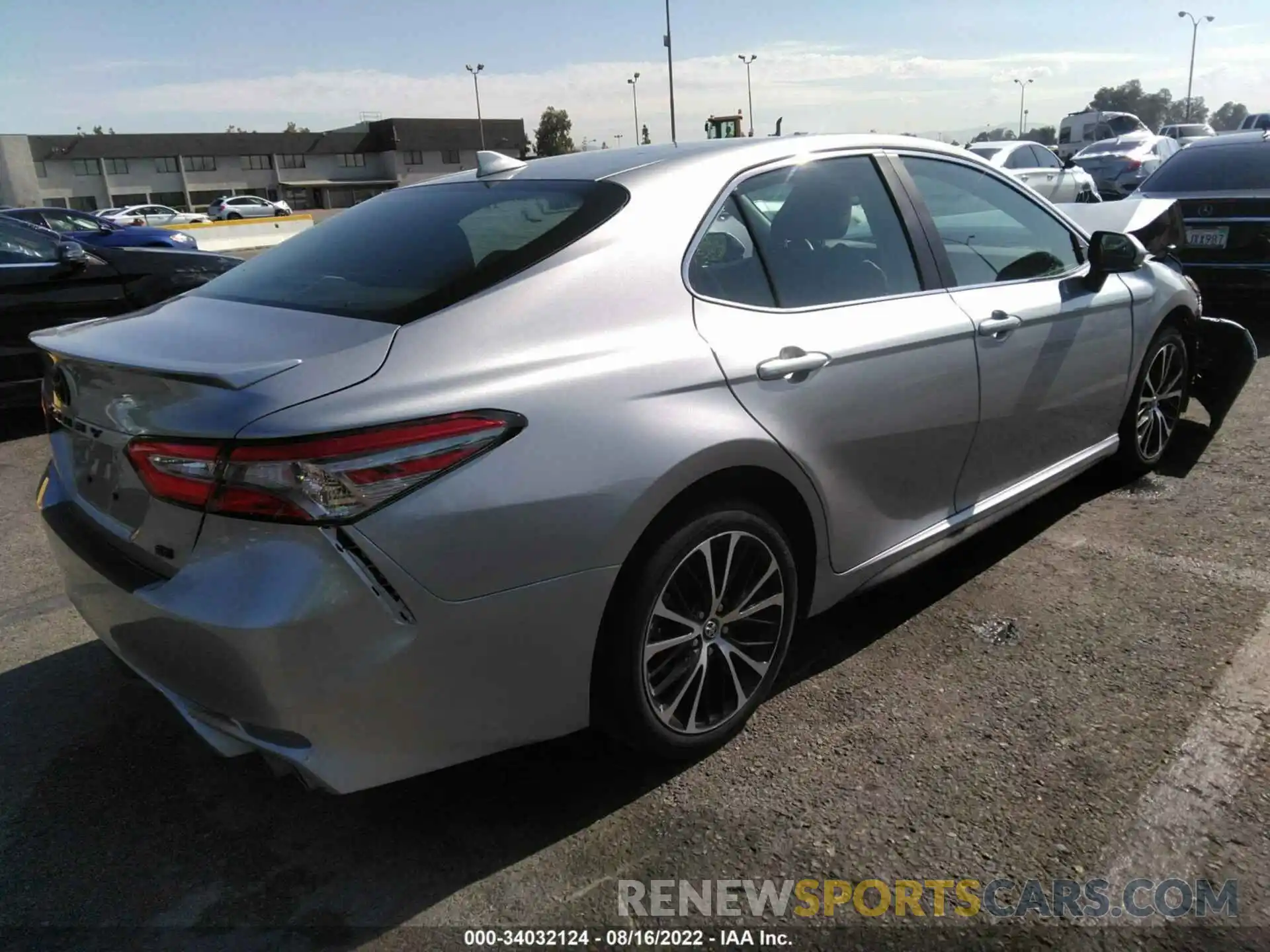 4 Photograph of a damaged car 4T1B11HK4KU803466 TOYOTA CAMRY 2019