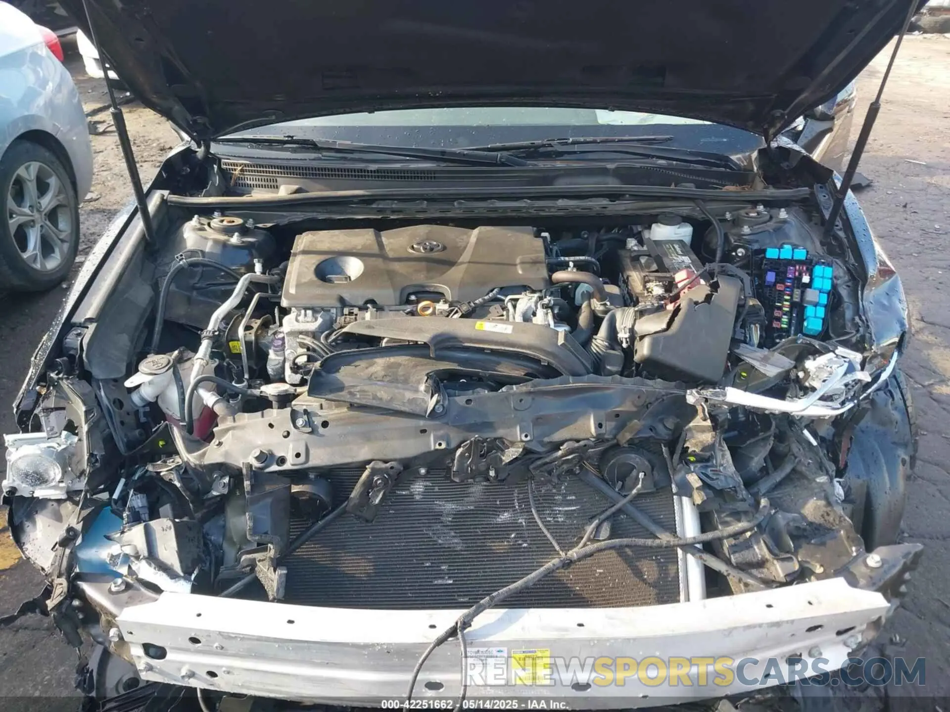 10 Photograph of a damaged car 4T1B11HK4KU807730 TOYOTA CAMRY 2019
