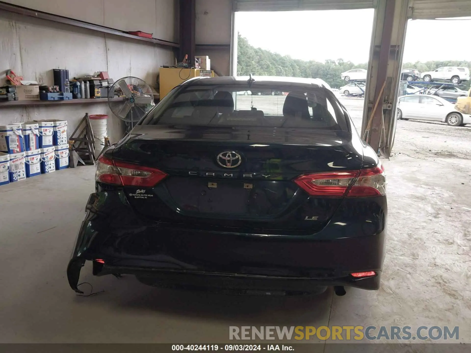 17 Photograph of a damaged car 4T1B11HK4KU812068 TOYOTA CAMRY 2019