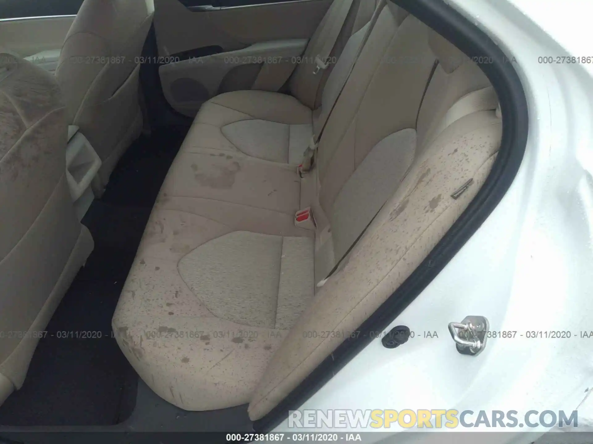 8 Photograph of a damaged car 4T1B11HK4KU827492 TOYOTA CAMRY 2019