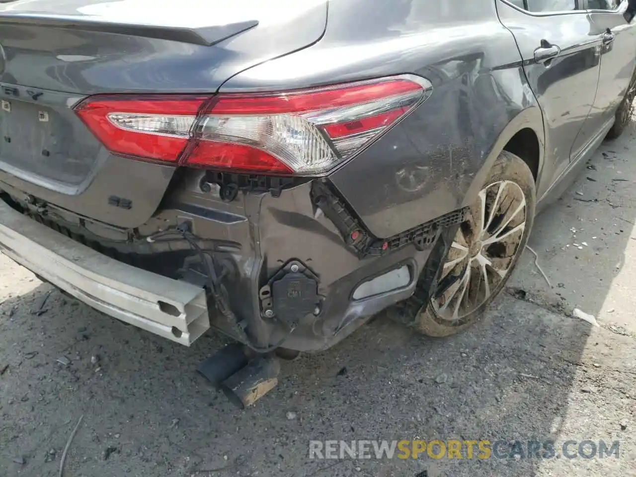 9 Photograph of a damaged car 4T1B11HK4KU829369 TOYOTA CAMRY 2019