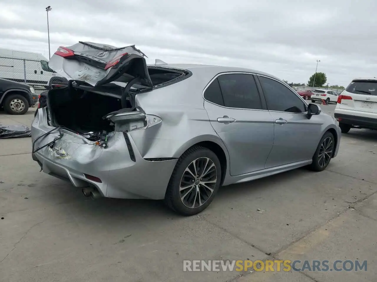 3 Photograph of a damaged car 4T1B11HK4KU830778 TOYOTA CAMRY 2019