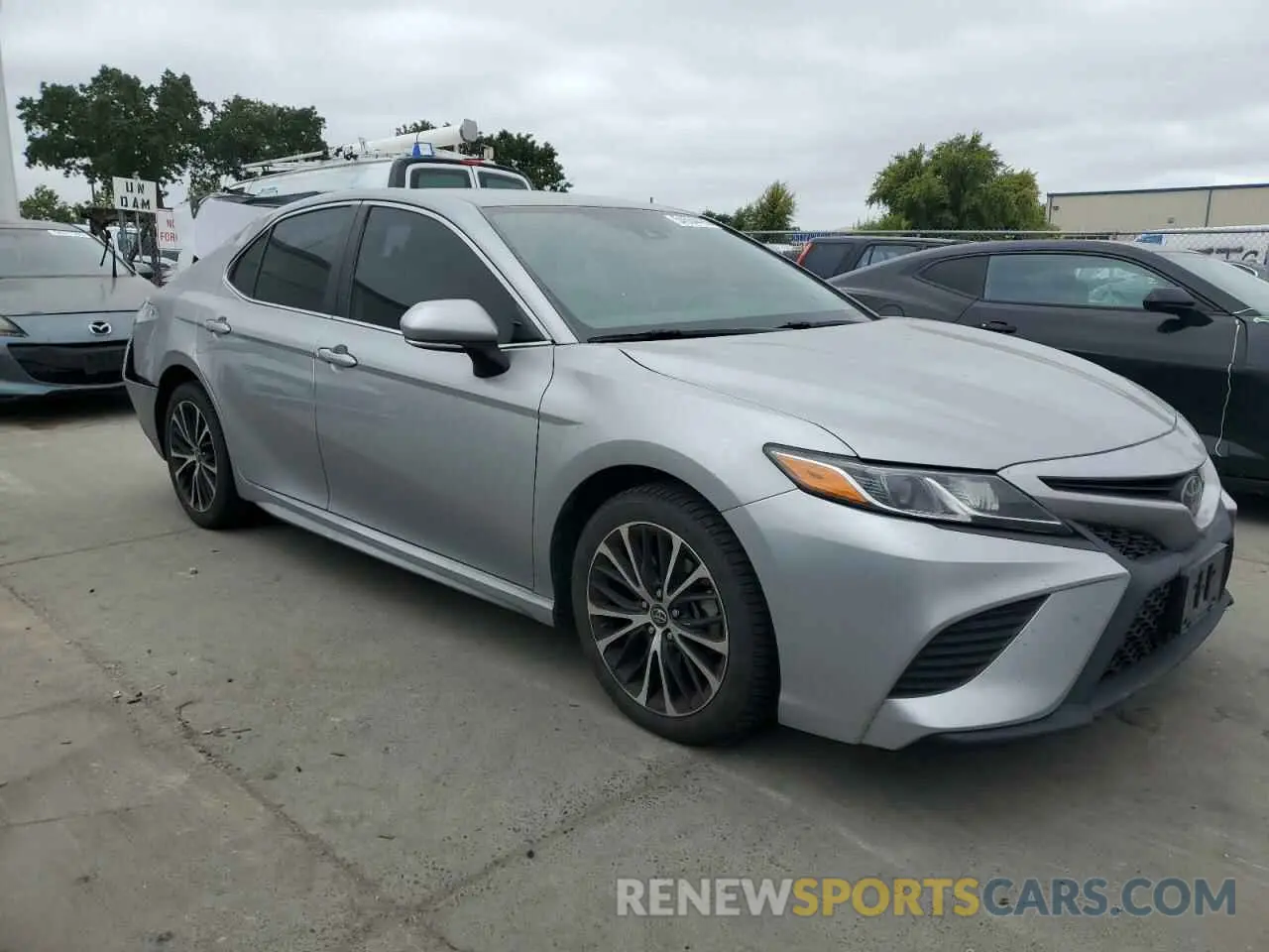 4 Photograph of a damaged car 4T1B11HK4KU830778 TOYOTA CAMRY 2019