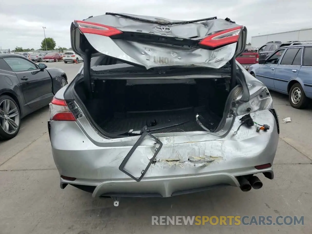 6 Photograph of a damaged car 4T1B11HK4KU830778 TOYOTA CAMRY 2019