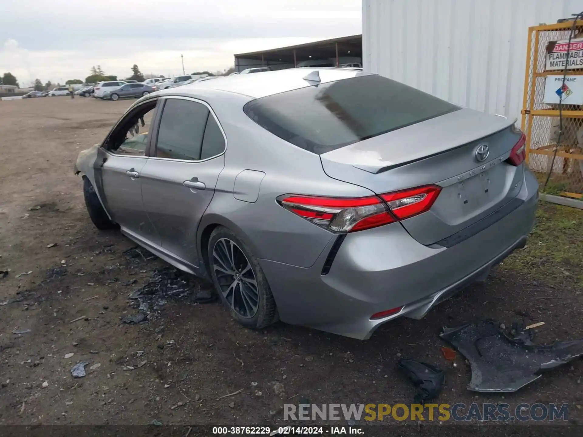 3 Photograph of a damaged car 4T1B11HK4KU831803 TOYOTA CAMRY 2019