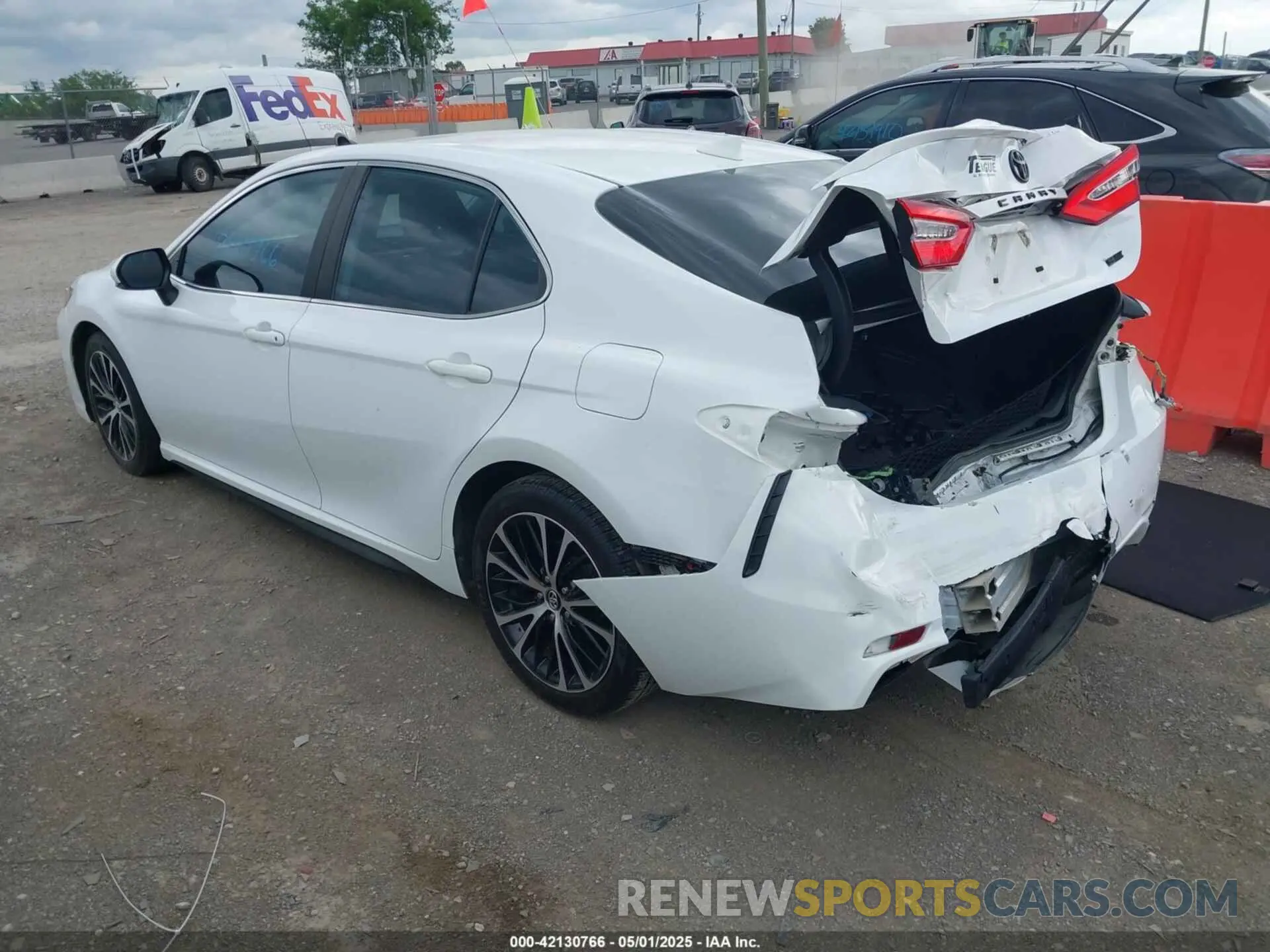 3 Photograph of a damaged car 4T1B11HK4KU833163 TOYOTA CAMRY 2019
