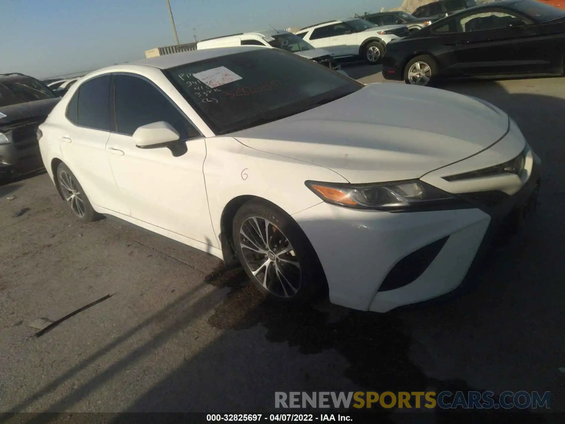 1 Photograph of a damaged car 4T1B11HK4KU836032 TOYOTA CAMRY 2019