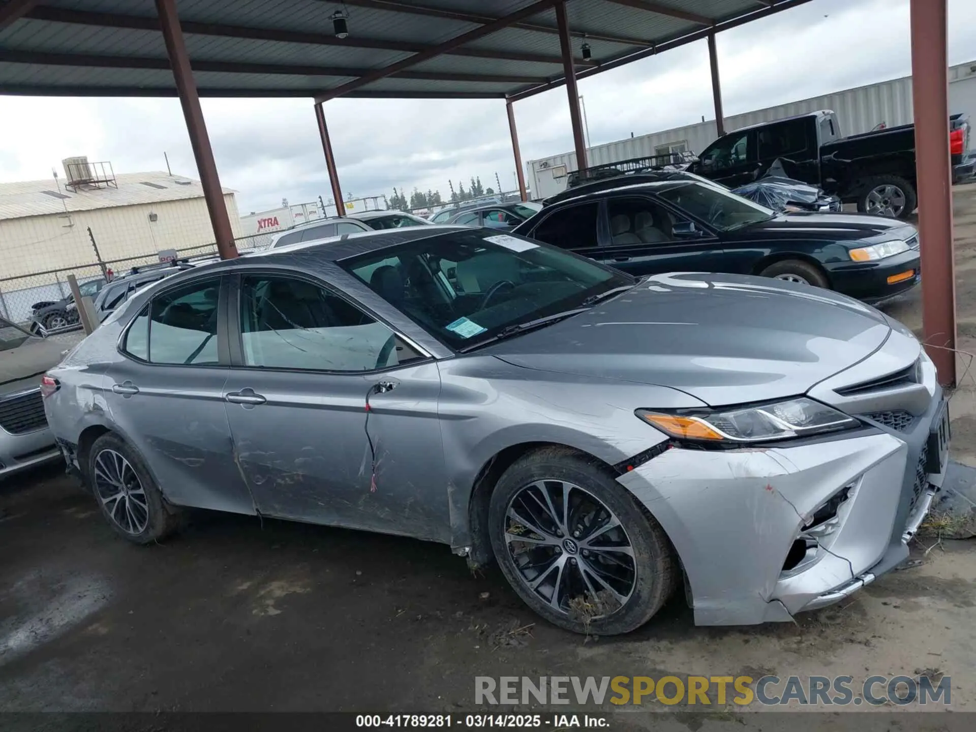 14 Photograph of a damaged car 4T1B11HK4KU839349 TOYOTA CAMRY 2019