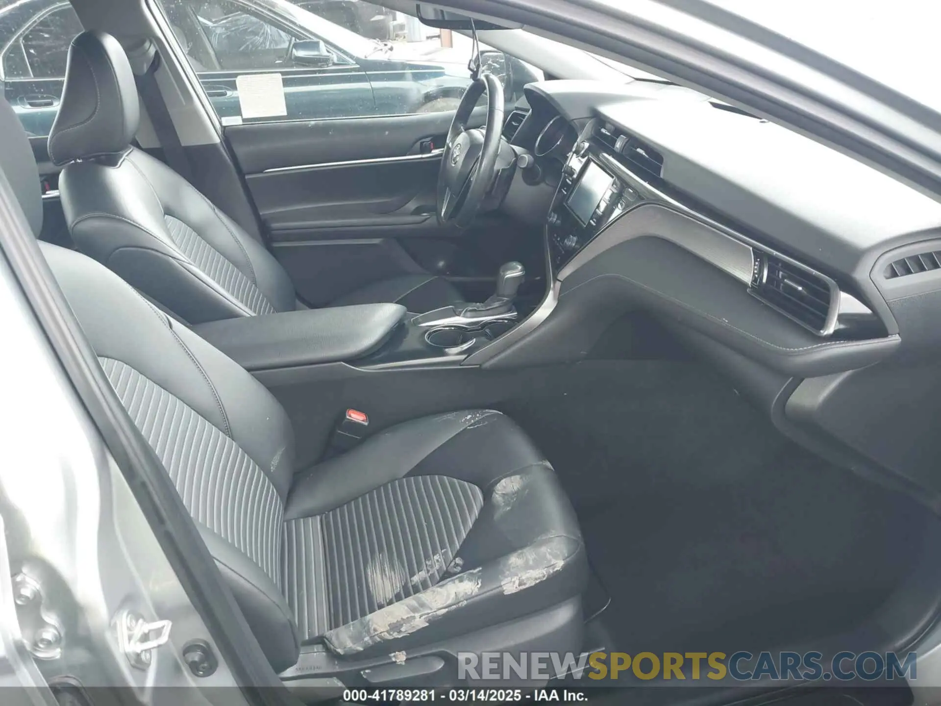 5 Photograph of a damaged car 4T1B11HK4KU839349 TOYOTA CAMRY 2019