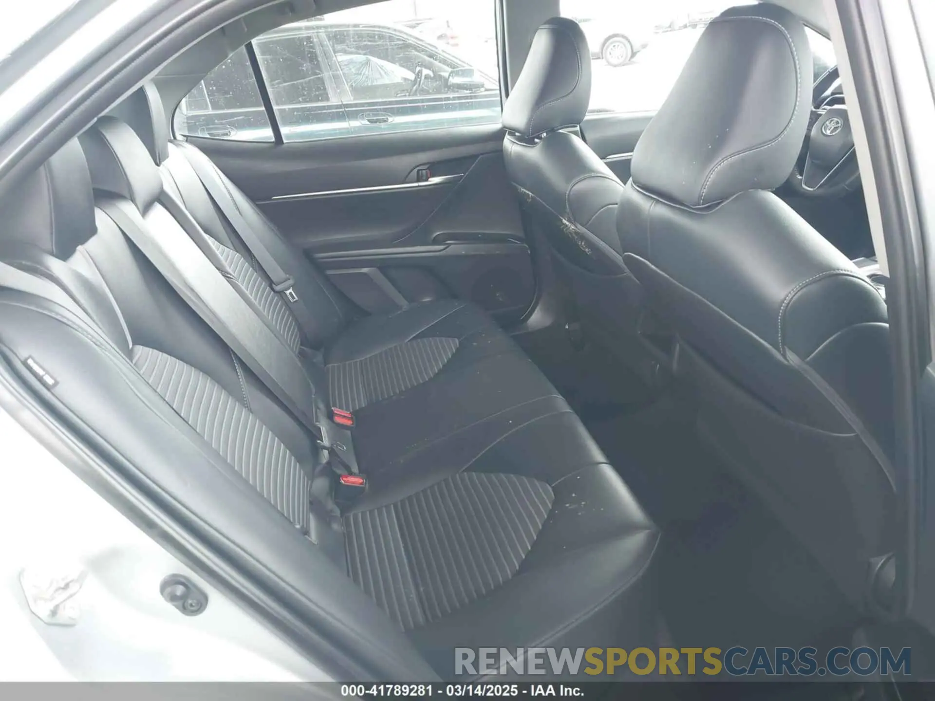8 Photograph of a damaged car 4T1B11HK4KU839349 TOYOTA CAMRY 2019