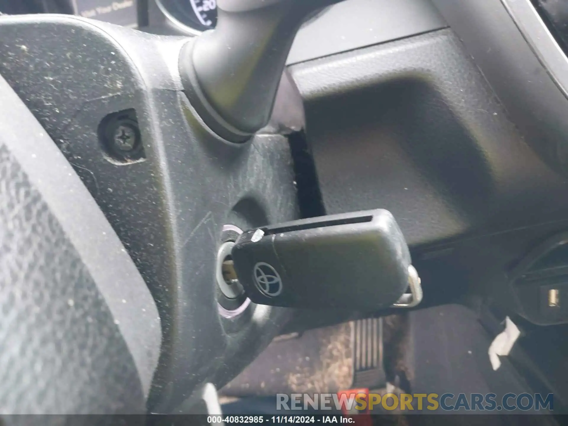 11 Photograph of a damaged car 4T1B11HK4KU842252 TOYOTA CAMRY 2019
